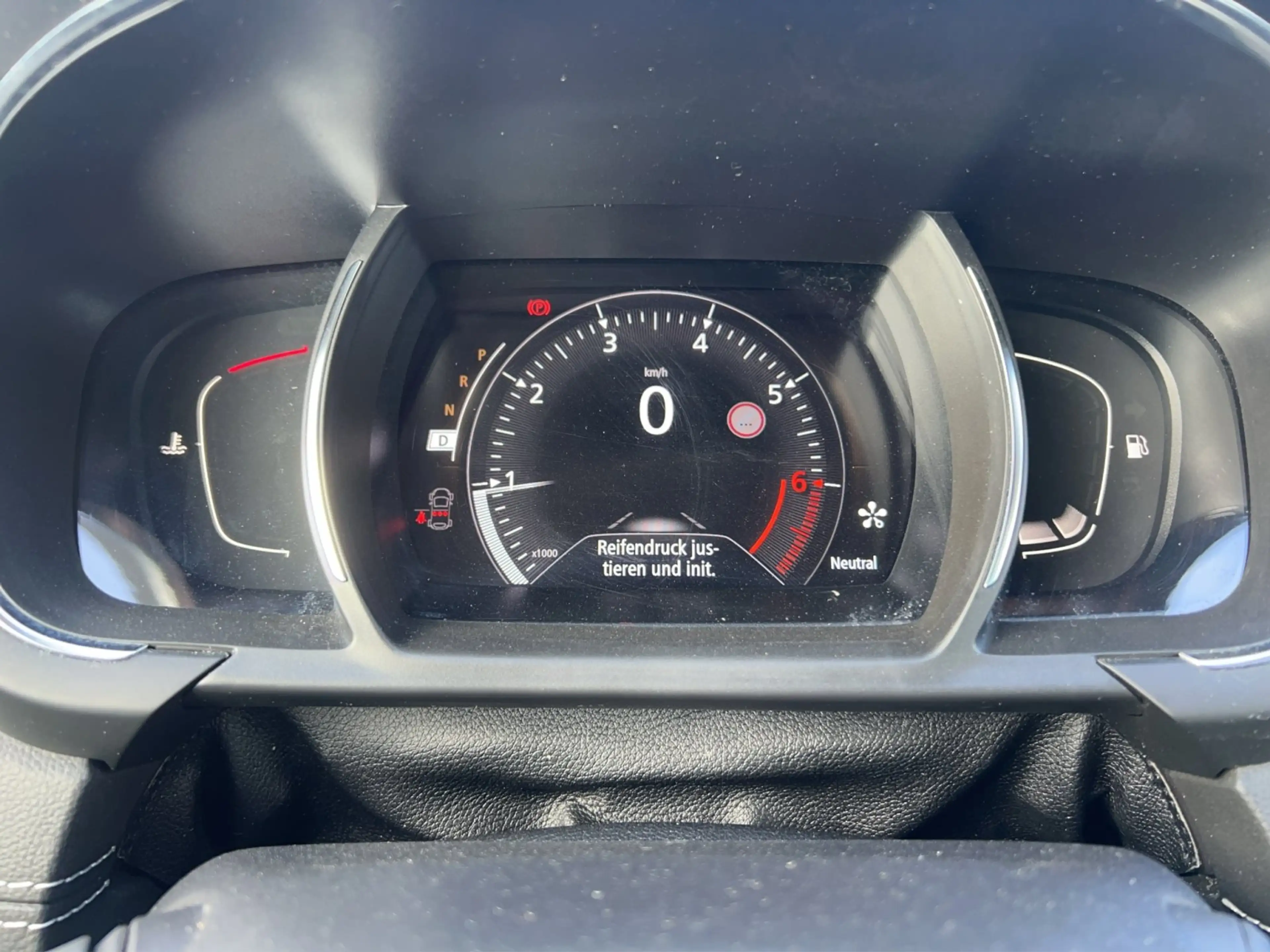 Renault Scenic IV 1,3 TCe Intens GPF — photo 11