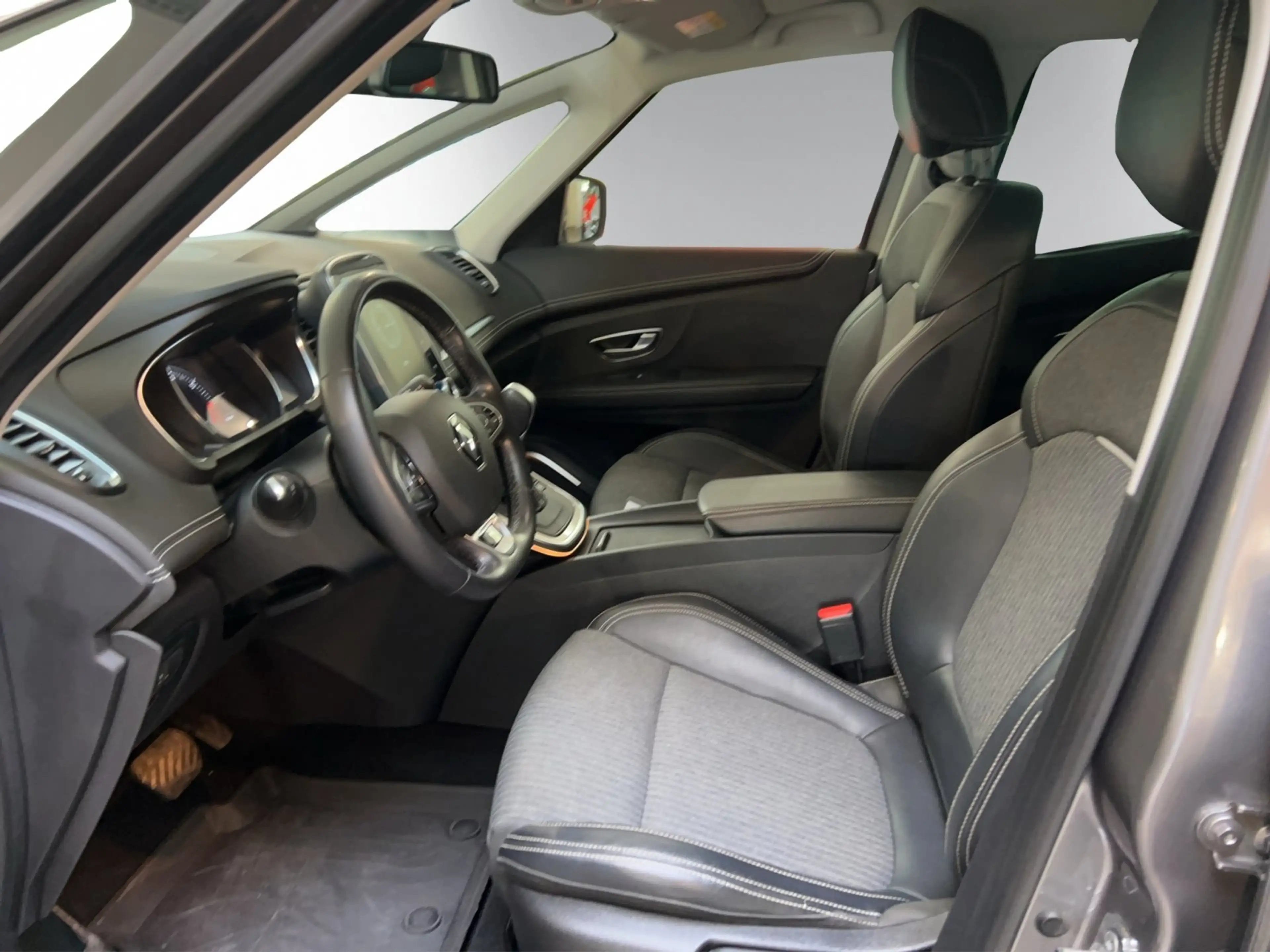 Renault Scenic IV 1,3 TCe Intens GPF — photo 9