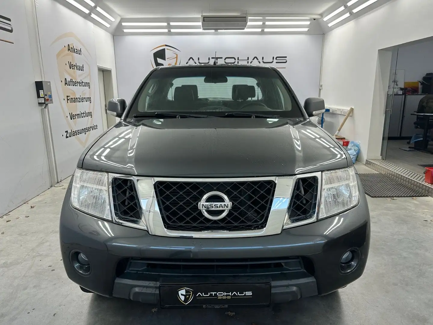 Nissan Navara Pickup King Cab SE 4X4 SHZ MFL TEMPO KLIM Grau - 2