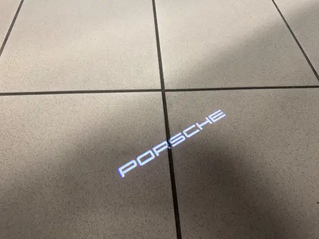 Porsche 992 view 14