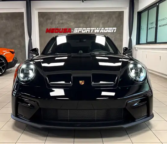 Porsche 992 view 3