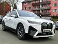 BMW iX xDrive50 Sportpaket LASER LUFT AHK ACC 360° Weiß - thumbnail 4