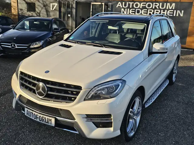 Mercedes-Benz ML 350 CDI BlueTec AMG LINE LEDER* STANDHEIZUNG* PANORAMA