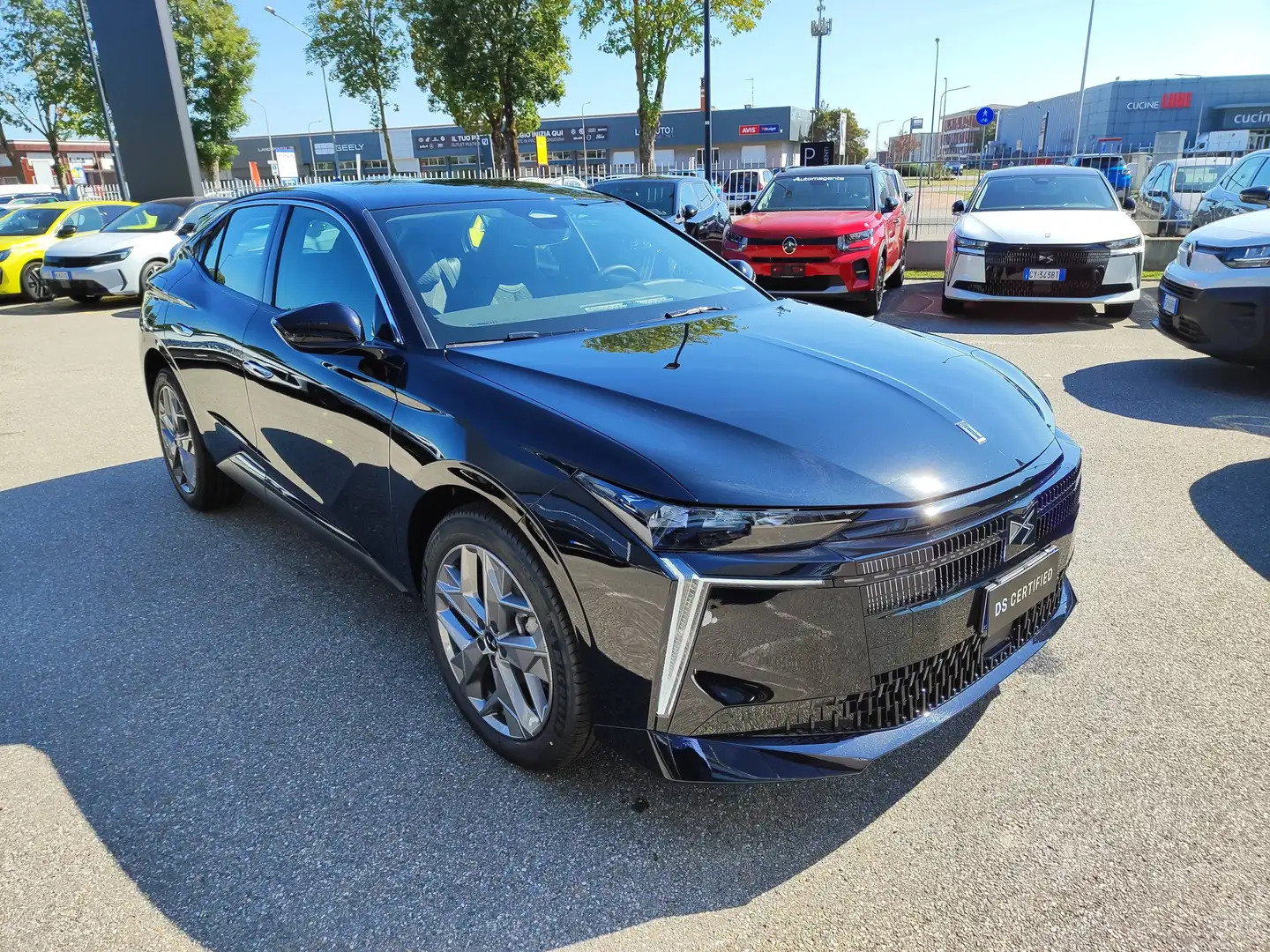 DS Automobiles N°4 HYBRID 145cv DCS6 PALLAS + Portellone Elettrico KM ZERO Schwarz - 1