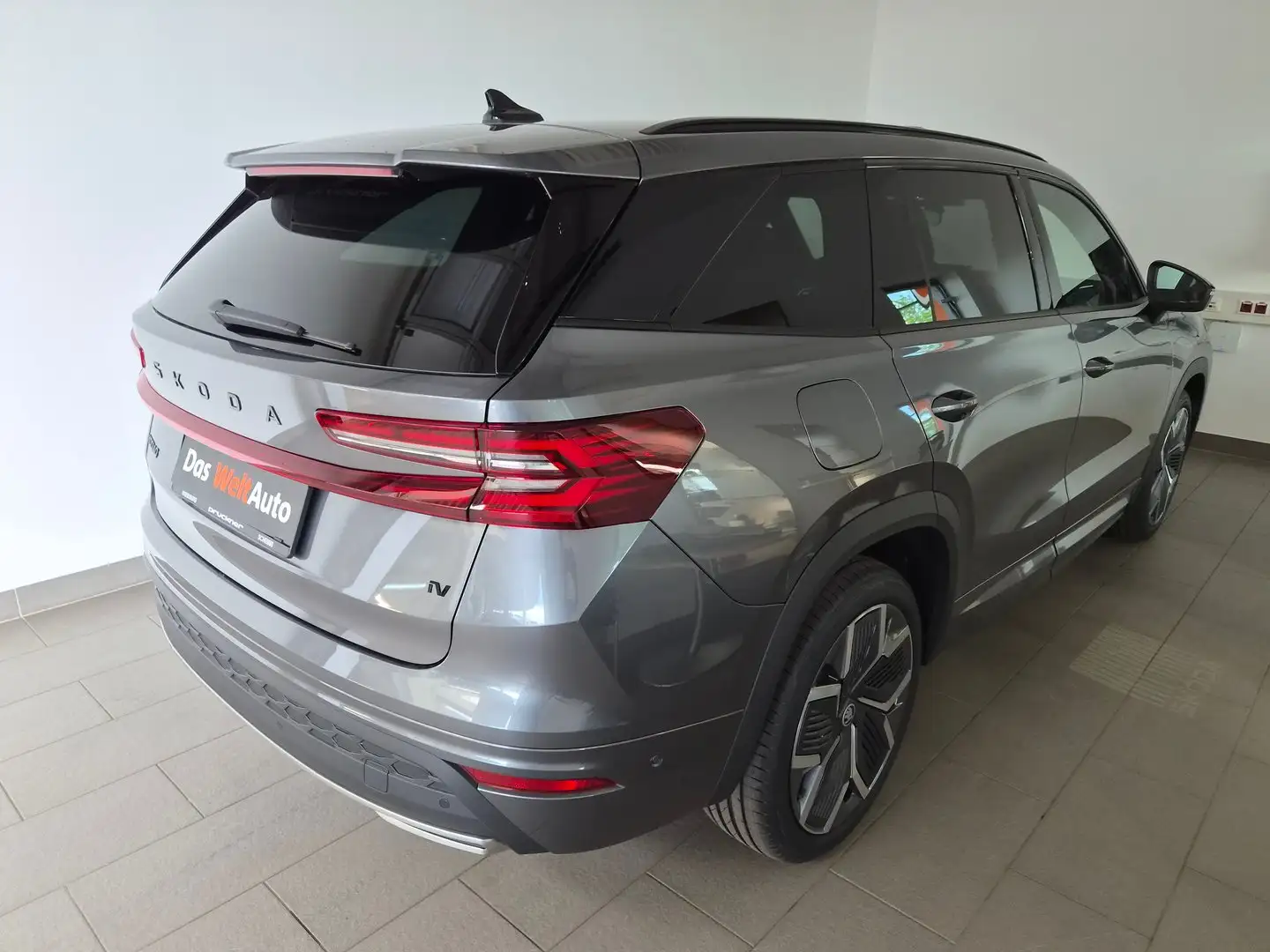 Skoda Kodiaq Sportline iV TSI DSG Grau - 2