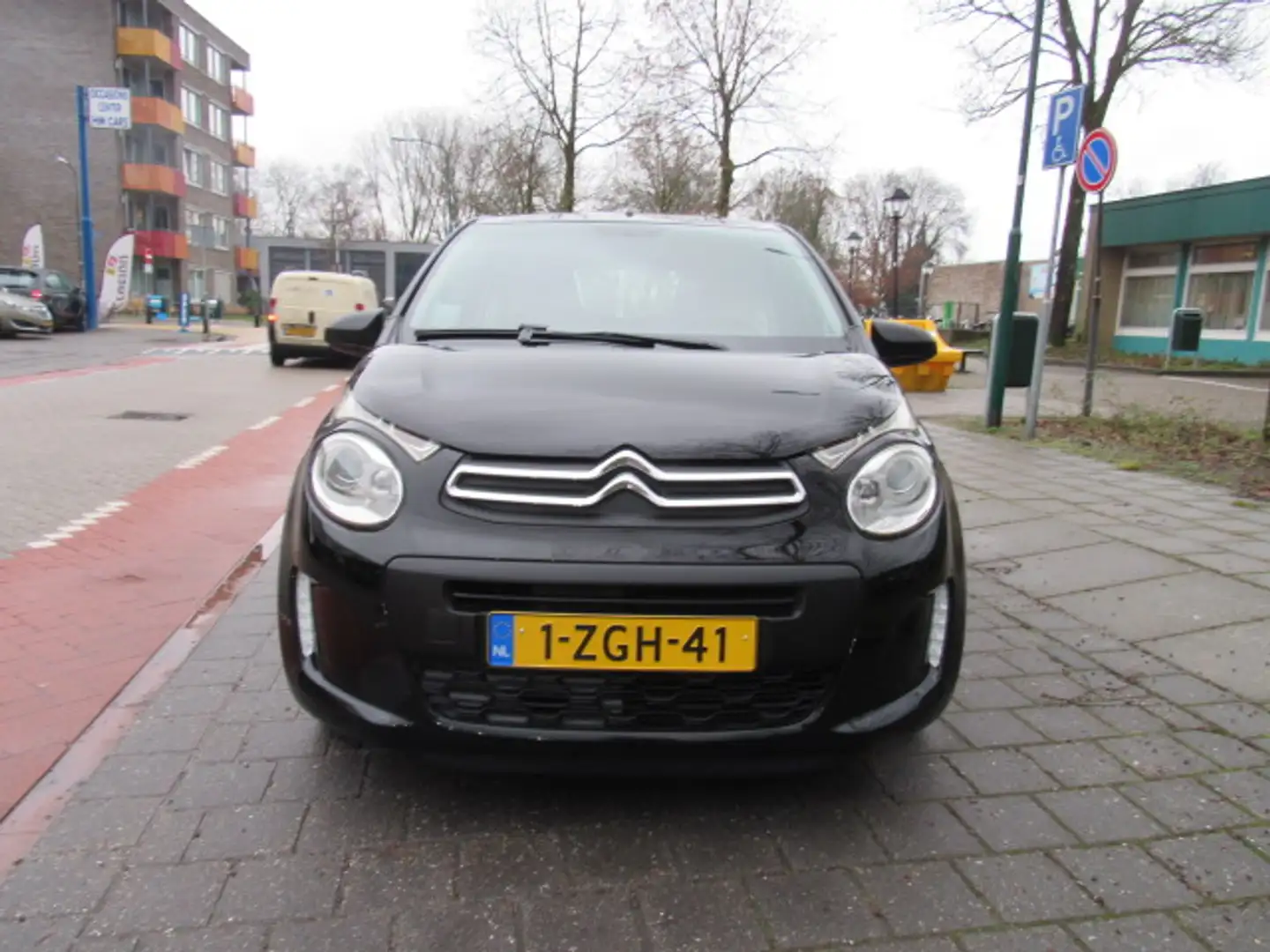 Citroen C1 1.0 e-VTi 68PK airdream 3D LIVE Airco Schwarz - 2