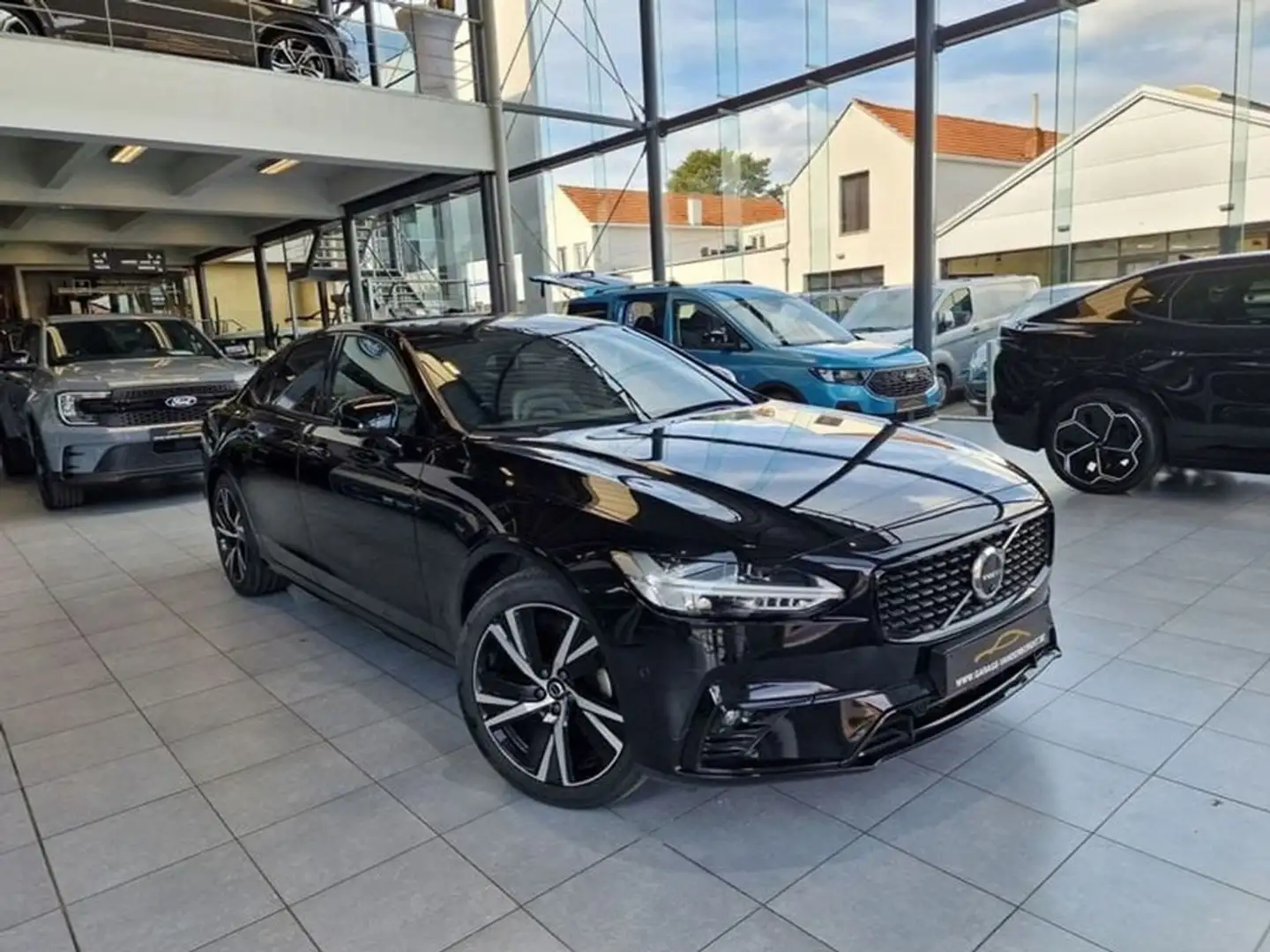 Volvo S90 PLUS DARK B4 HYBRID BENZINE AUTOMAAT Nero - 1