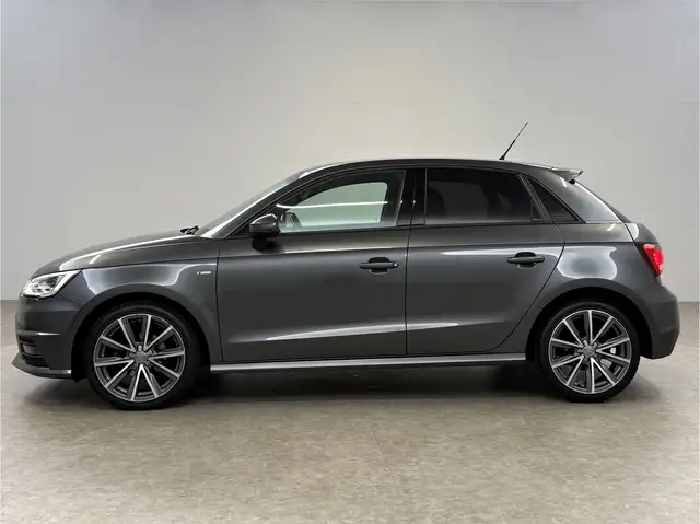 Audi A1 view 11