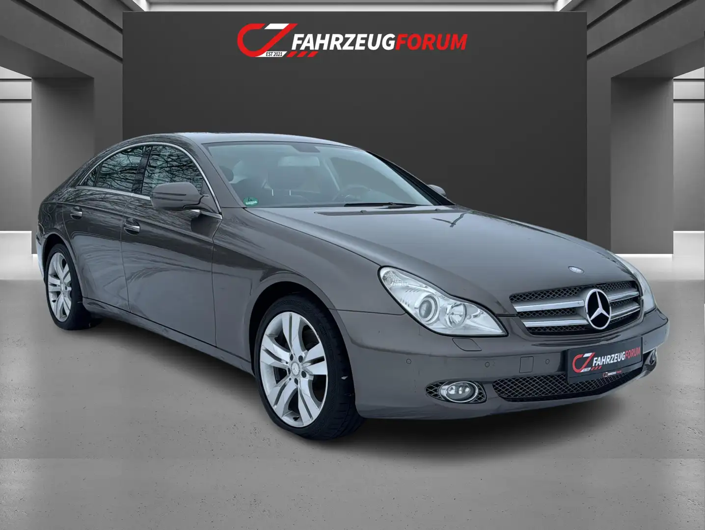 Mercedes-Benz CLS 500 Harman-Kardon *Schiebedach top Zustand Grau - 2