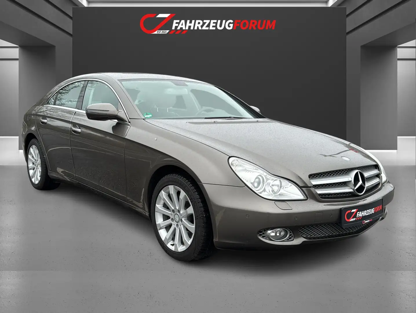 Mercedes-Benz CLS 500 Harman-Kardon *Schiebedach top Zustand Grau - 2