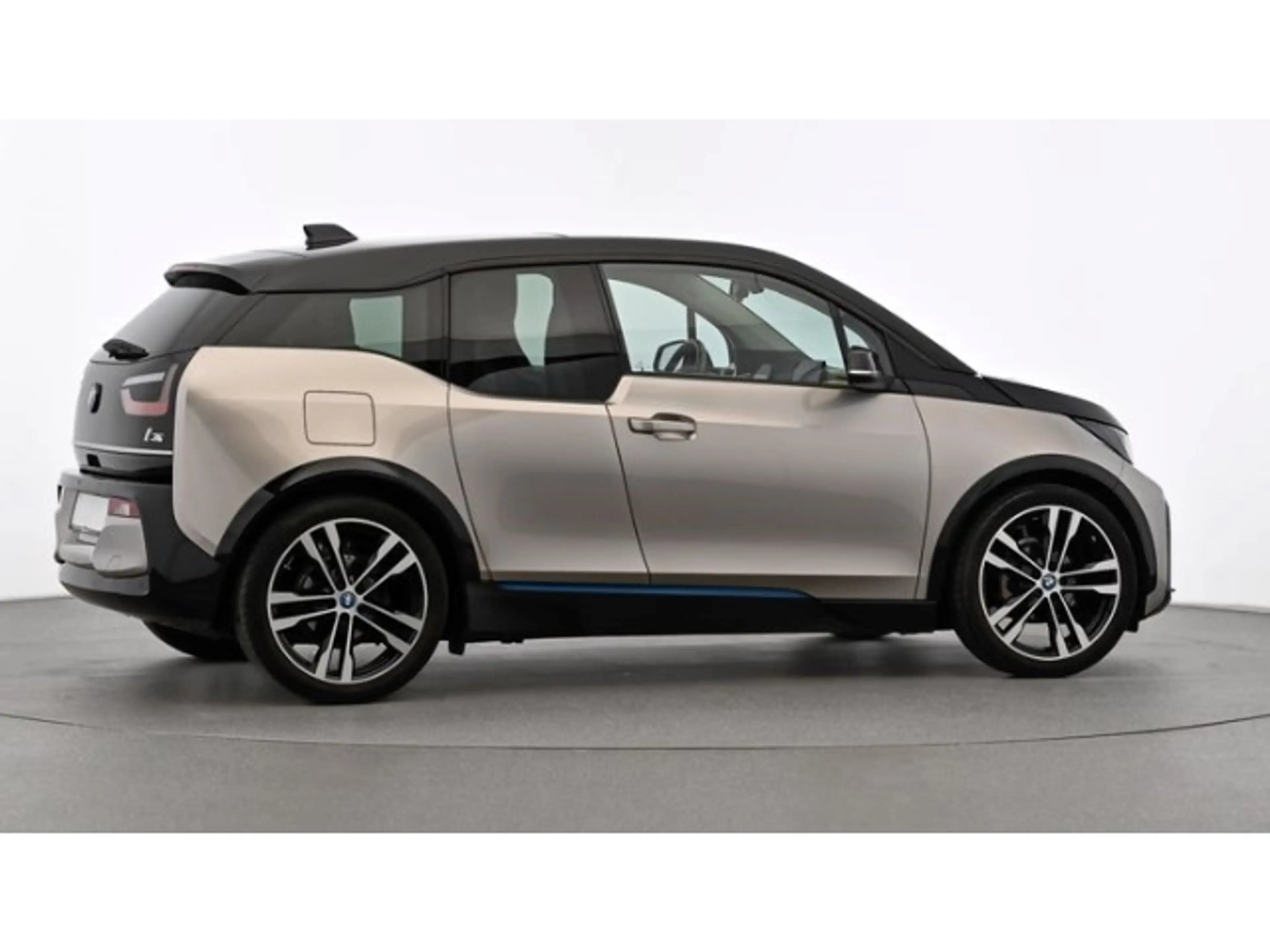 BMW i3 S 120Ah +TEILLEDER+PANO+ACC+NAVI-PRO+DAB+SHZ+ — photo 7