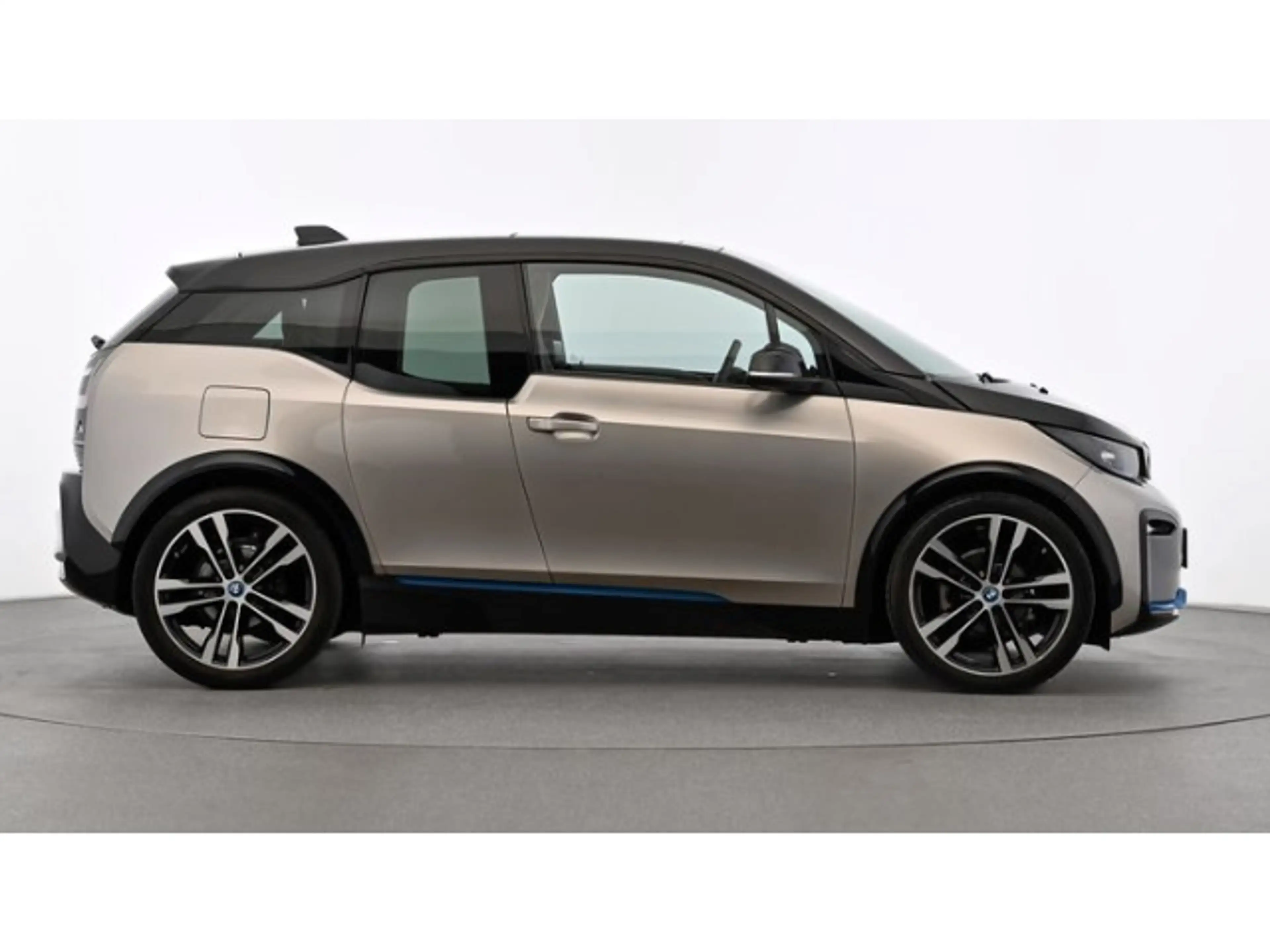 BMW i3 S 120Ah +TEILLEDER+PANO+ACC+NAVI-PRO+DAB+SHZ+ — photo 6