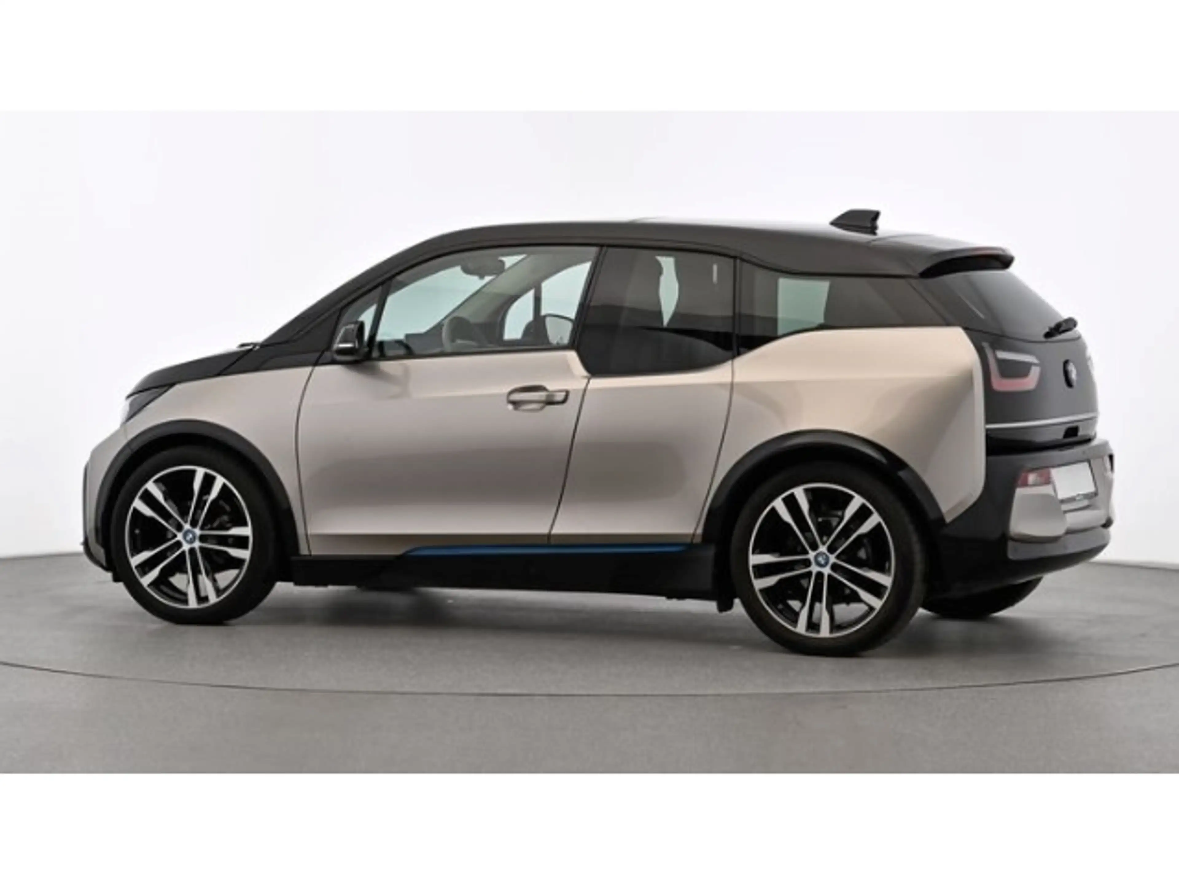 BMW i3 S 120Ah +TEILLEDER+PANO+ACC+NAVI-PRO+DAB+SHZ+ — photo 15