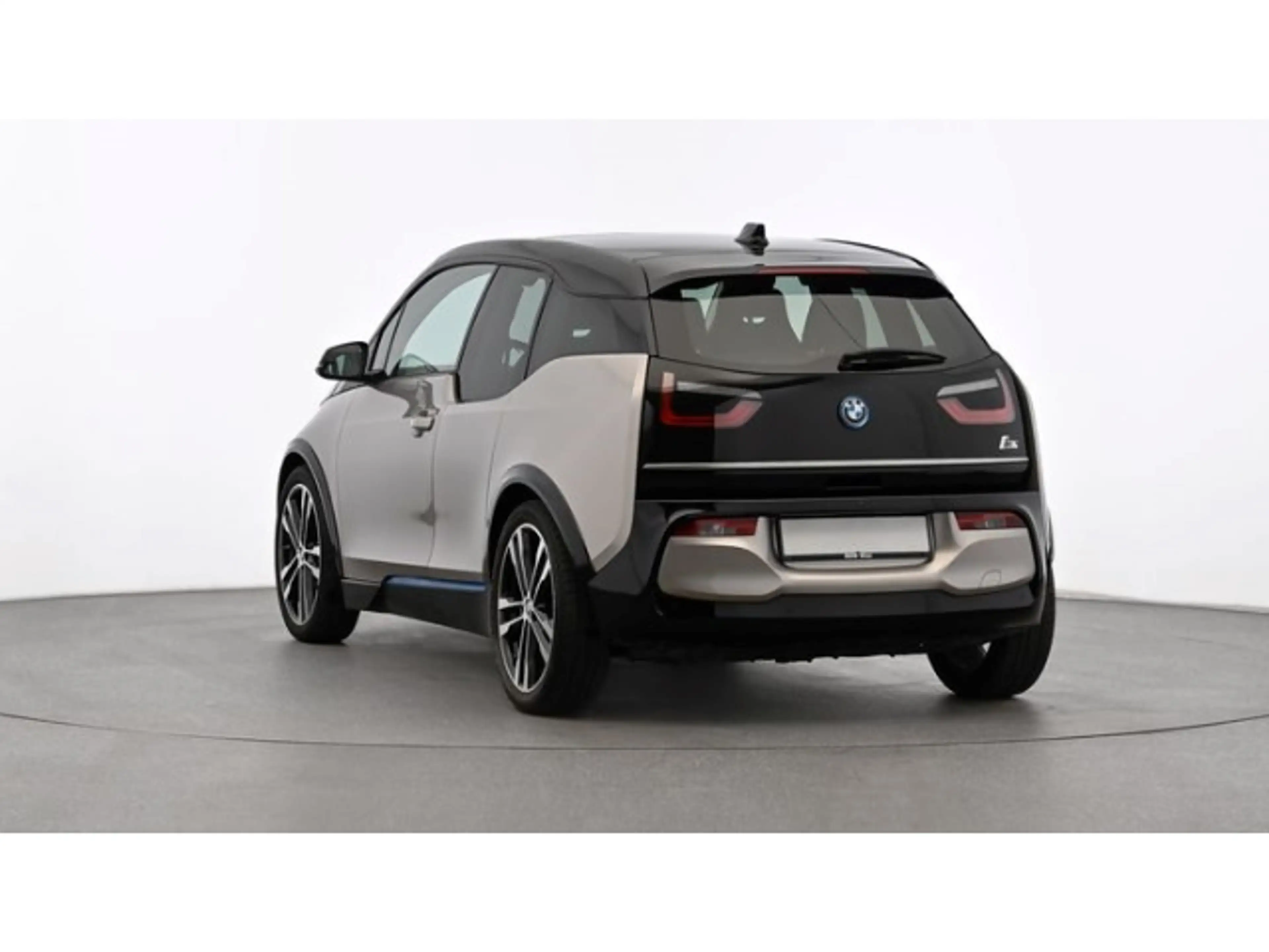 BMW i3 S 120Ah +TEILLEDER+PANO+ACC+NAVI-PRO+DAB+SHZ+ — photo 13