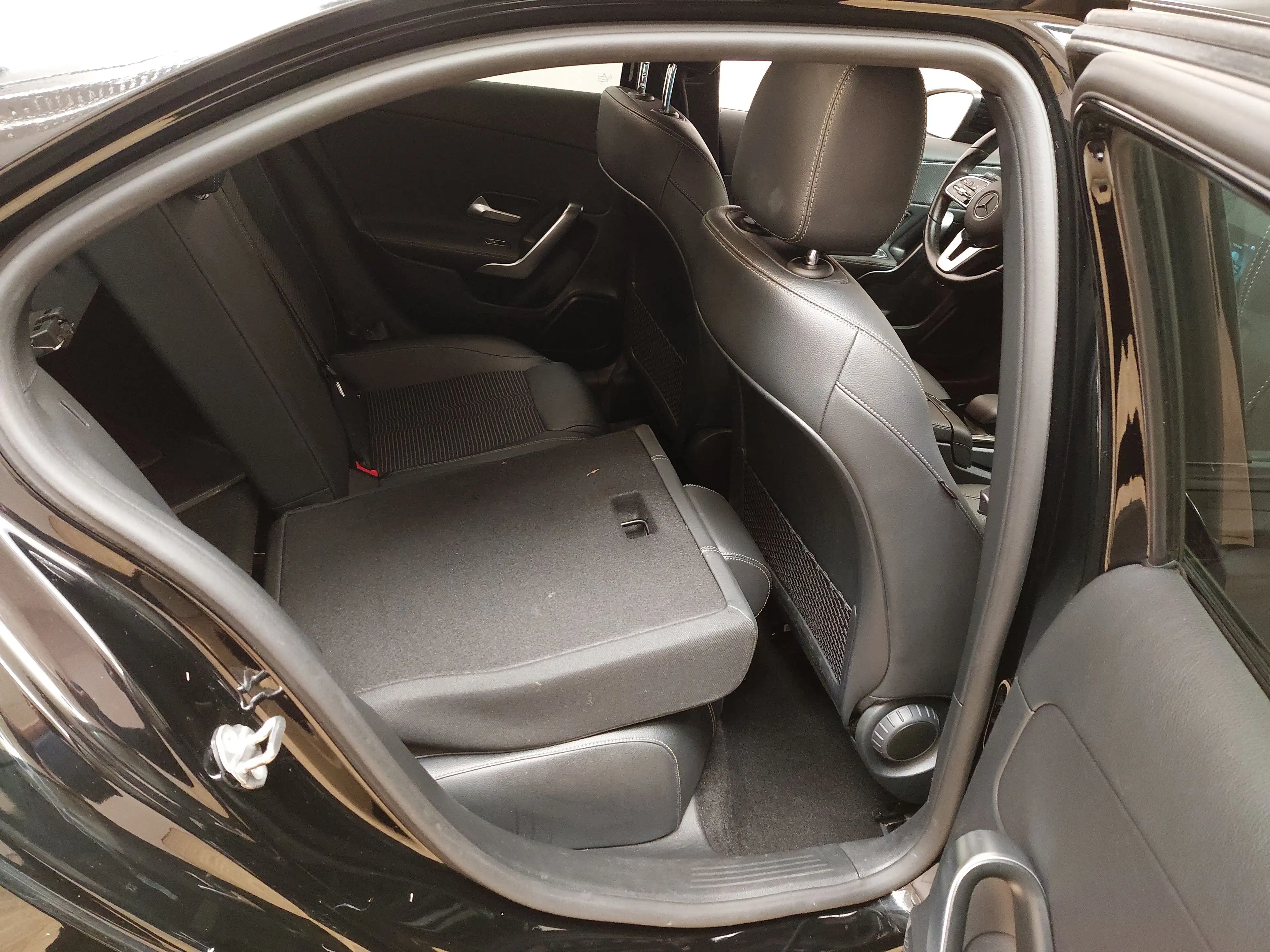 Mercedes-Benz A 250 e Progressive T-Leder Navi Shz RFK LED — photo 11