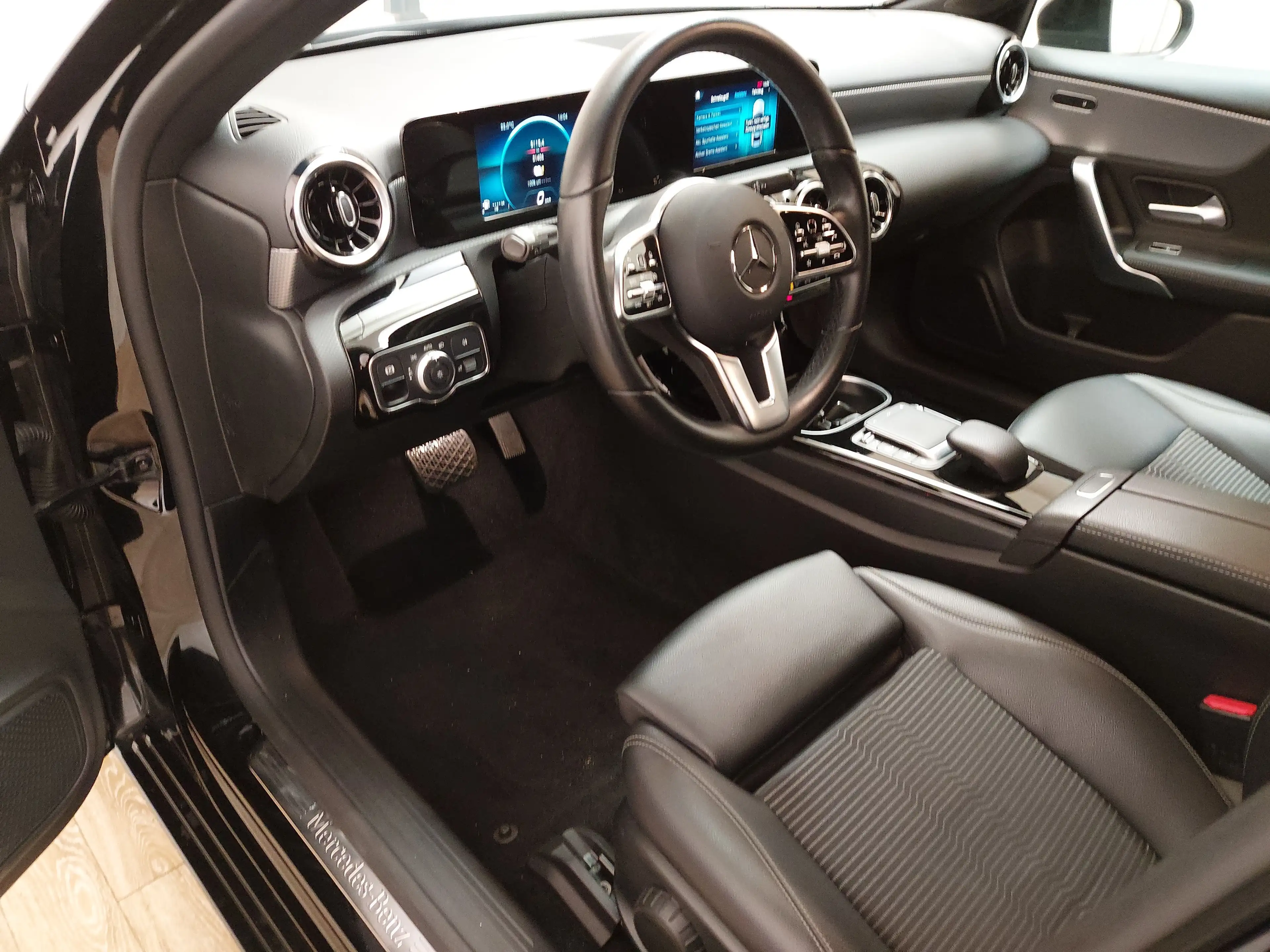 Mercedes-Benz A 250 e Progressive T-Leder Navi Shz RFK LED — photo 6