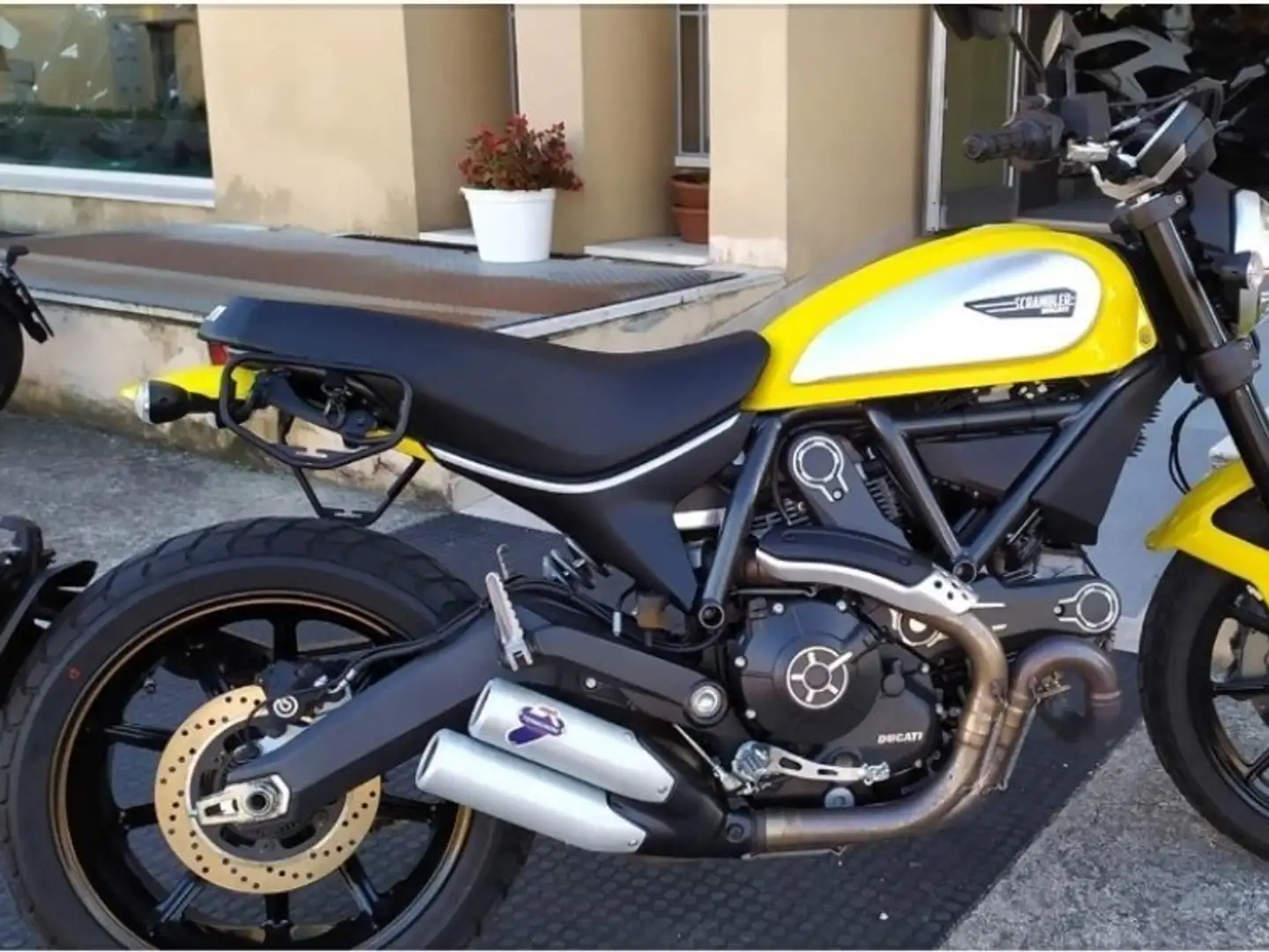Ducati Scrambler Žlutá - 1