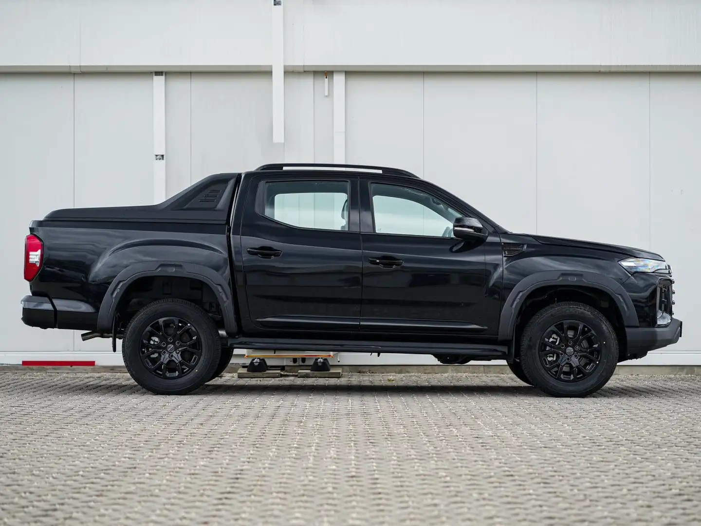 Maxus T60 Max 4WD Luxury Pick Up Diesel Schwarz - 2