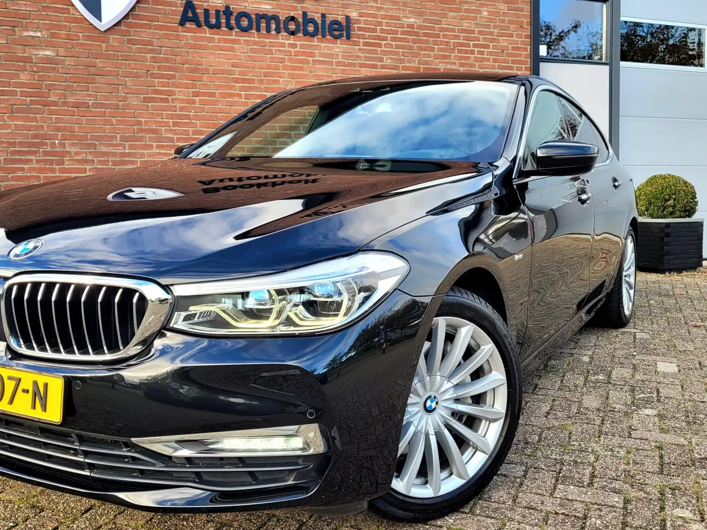BMW 630 6-serie Gran Turismo 630i Luxury - Pano, HUD, Came Zwart - 2