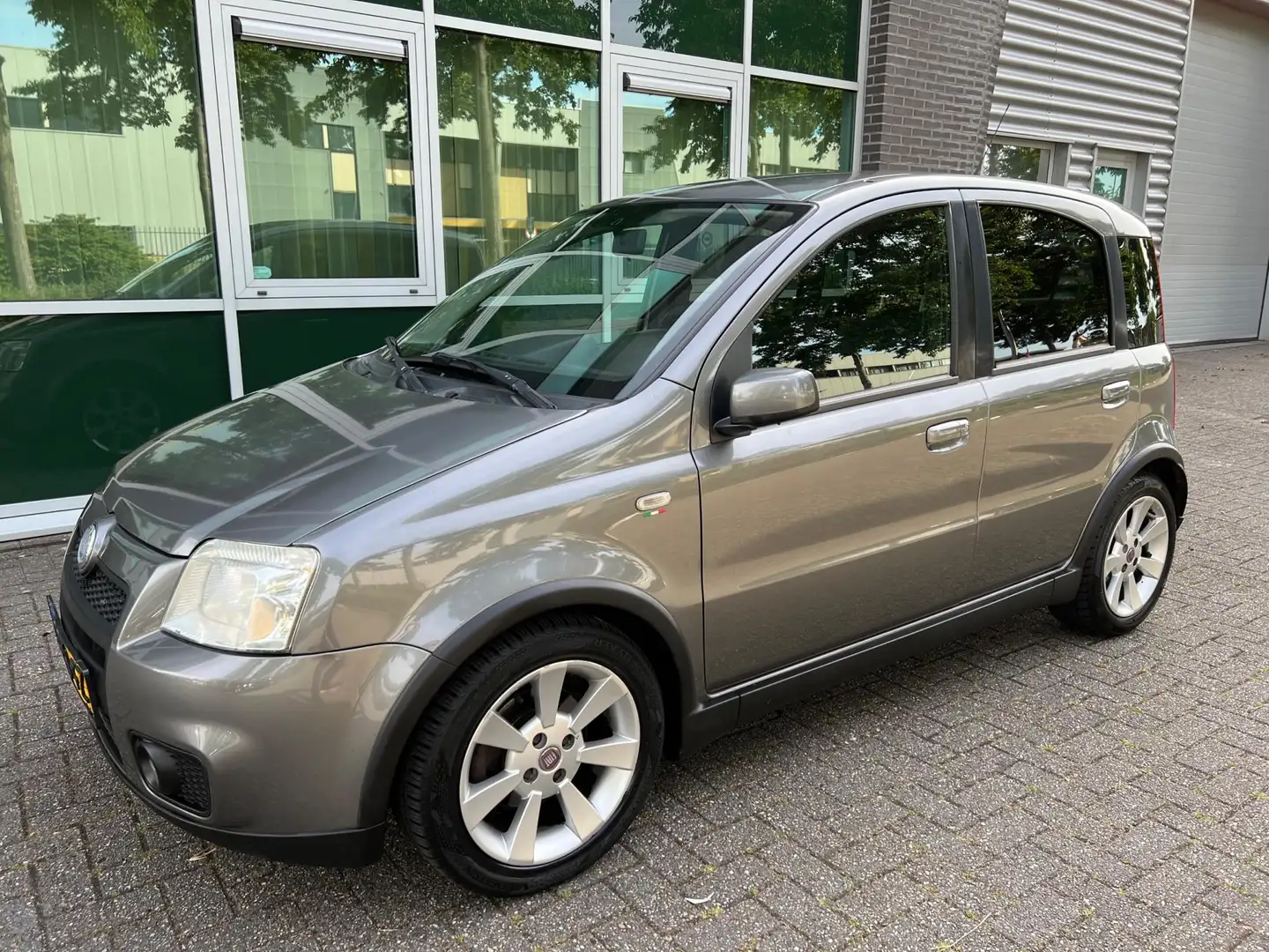 Fiat Panda 1.4 16V Sport 100HP Editie - AIRCO - NIEUWE APK ! Gris - 2