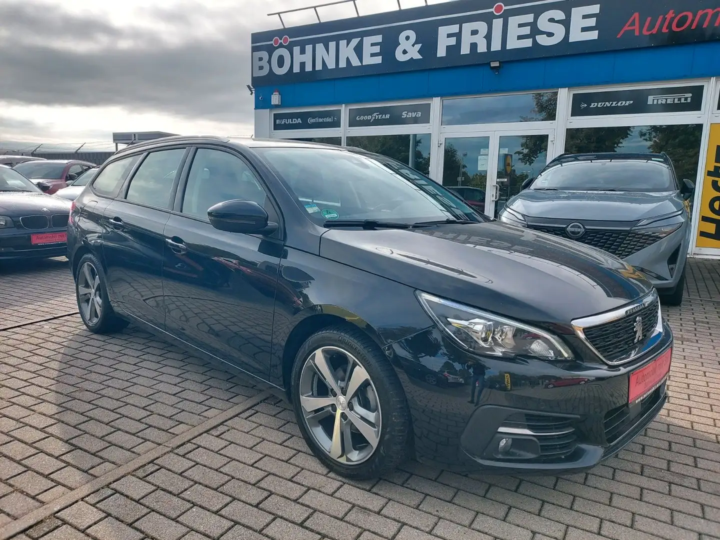 Peugeot 308 SW Active Business Panorama DAB Navi LED Schwarz - 1