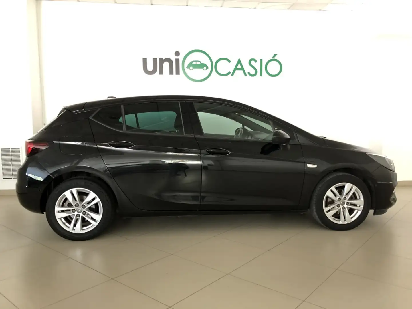 Opel Astra 1.2T S/S GS Line 110 Zwart - 2