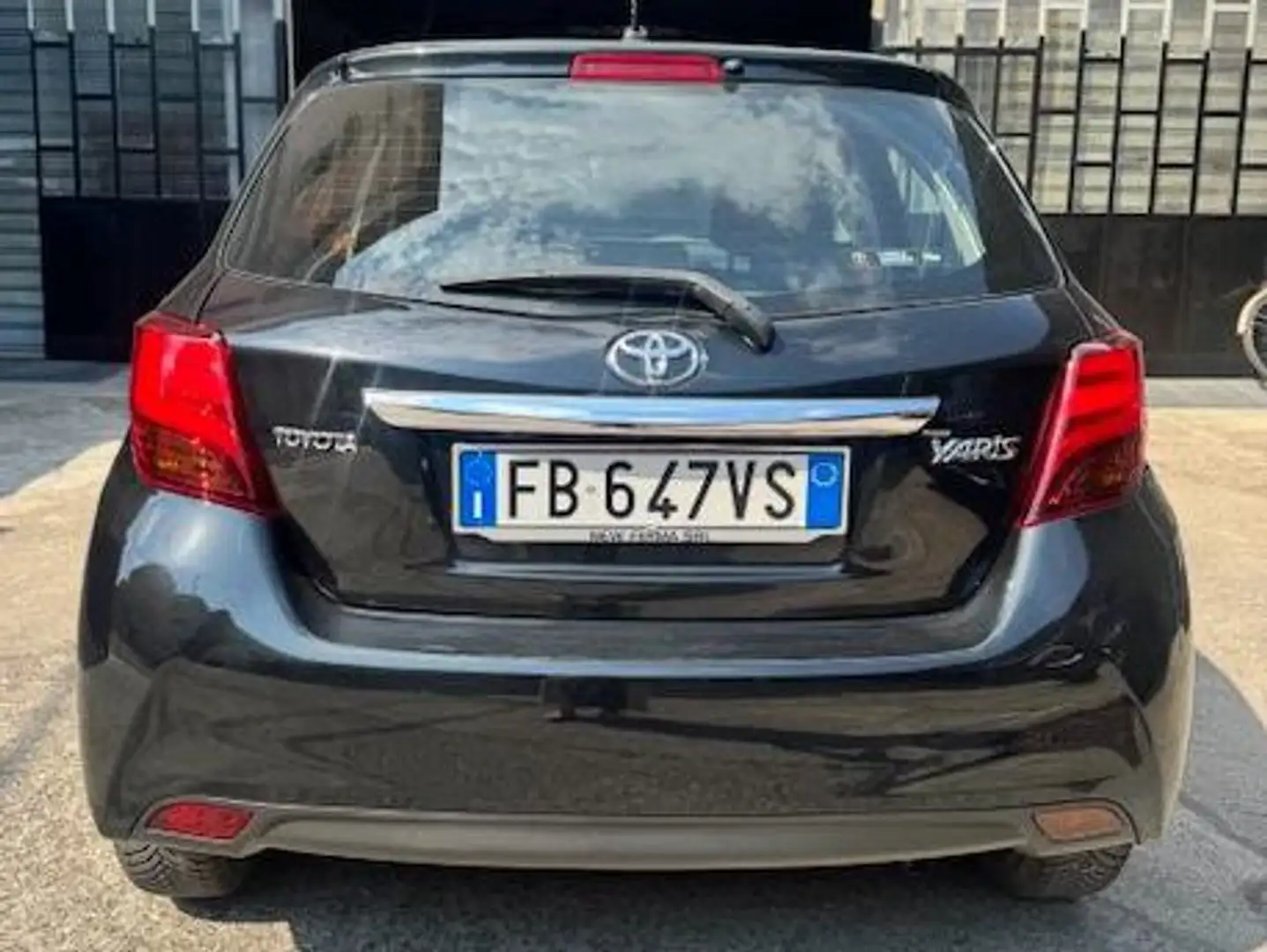 Toyota Yaris Yaris III 2015 5p 1.0 Lounge Nero - 1
