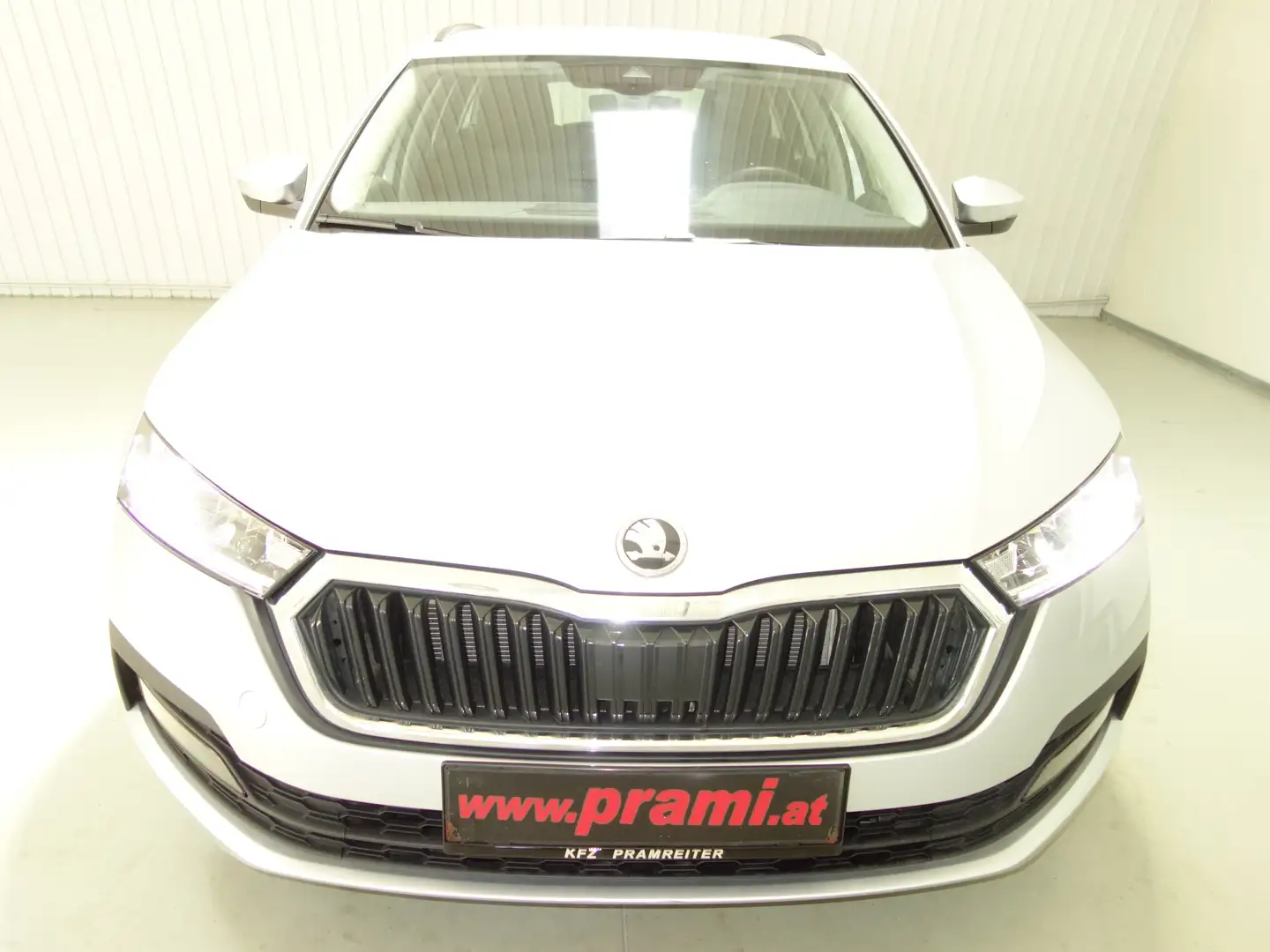 Skoda Octavia Combi 2,0 TDI 4x4 Ambition DSG Silber - 2