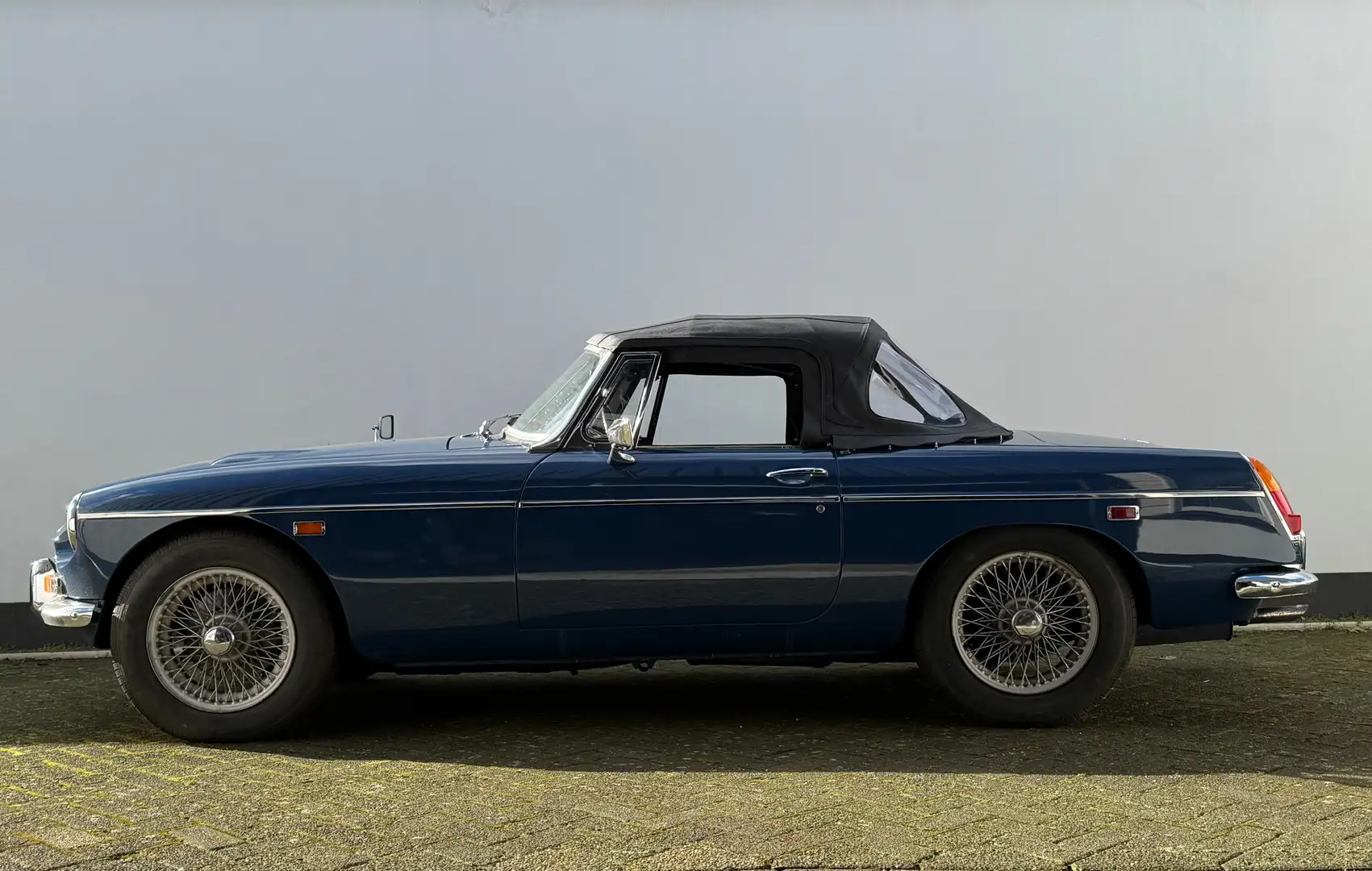 MG MGC Roadster (Cabrio) Blau - 2