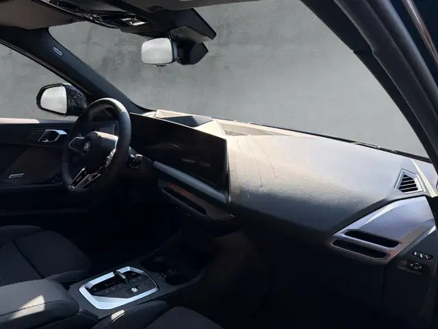 BMW 1 Series view 12