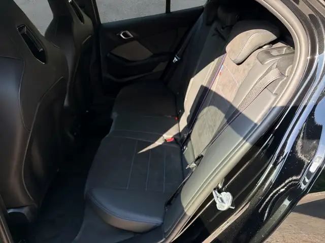 BMW 1 Series view 13