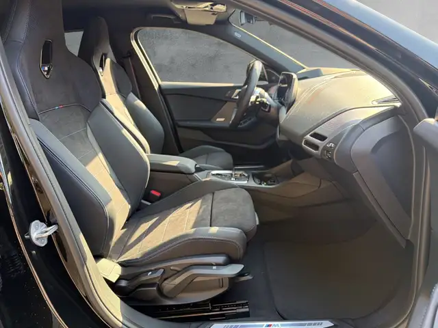 BMW 1 Series view 11