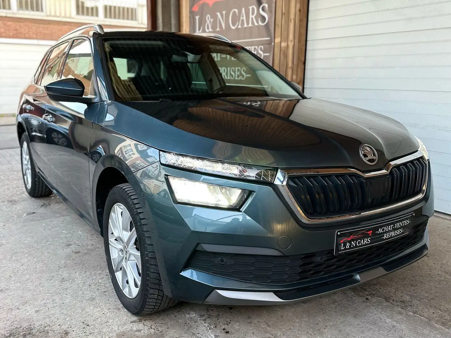 Skoda Kamiq 1.0 TSI Ambition DSG Modrá - 2