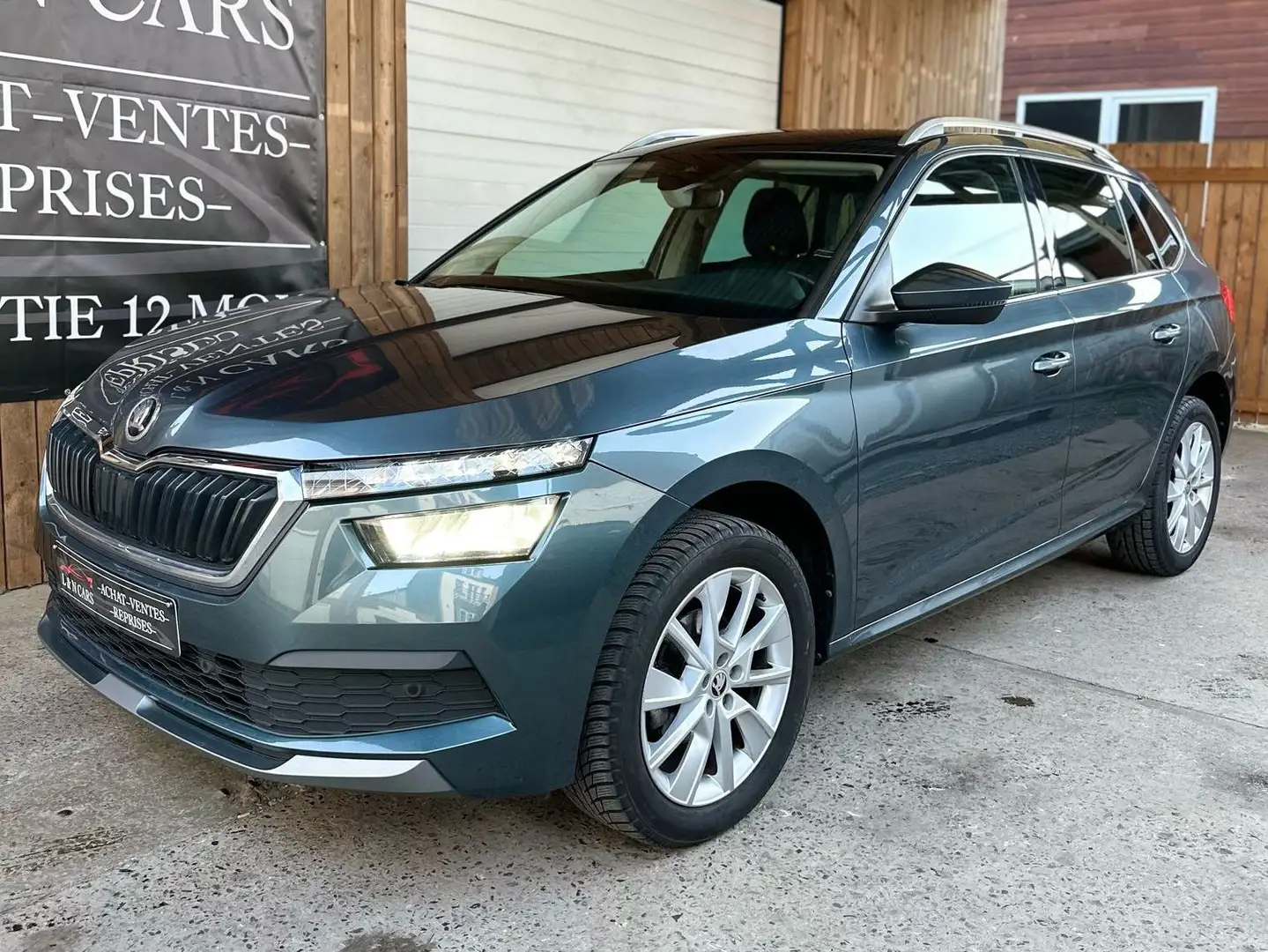 Skoda Kamiq 1.0 TSI Ambition DSG Modrá - 1