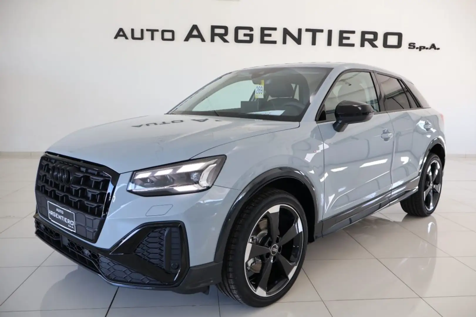 Audi Q2 30 TDI Identity Black KM 0!!! MATRIX LED VIRTUAL Gris - 1