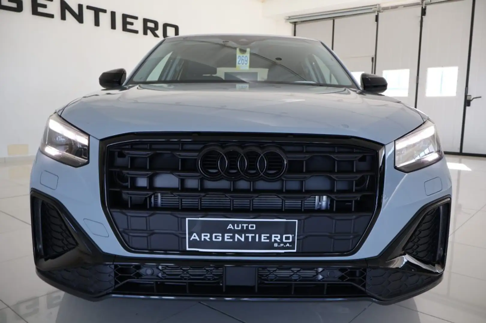 Audi Q2 30 TDI Identity Black KM 0!!! MATRIX LED VIRTUAL Gris - 2