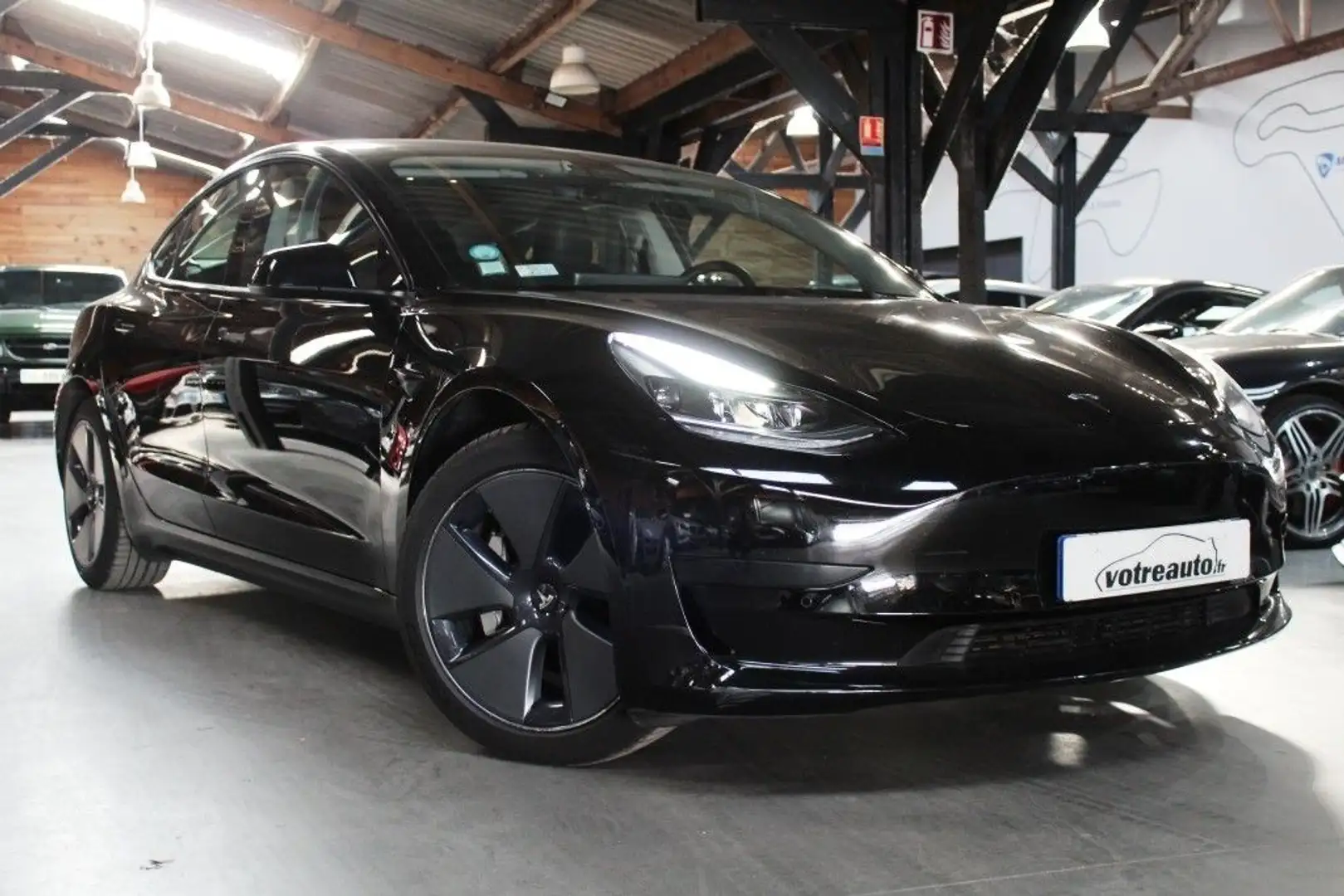 Tesla Model 3 3 (2) 275 AUTONOMIE STANDARD PLUS RWD Noir - 1