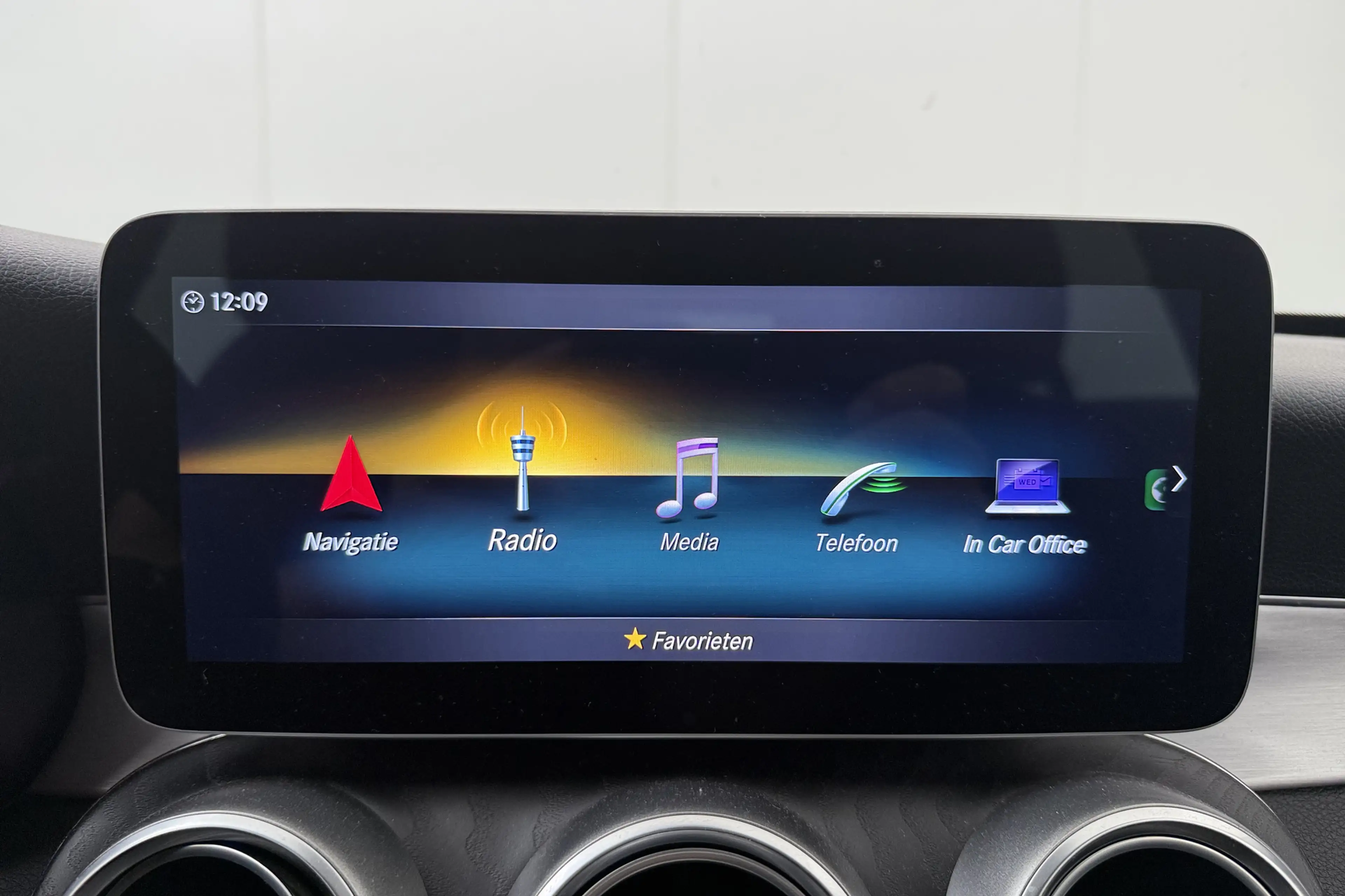 Mercedes-Benz C 200 Estate Business Solution Plus Upgrade Edition Trek — photo 28
