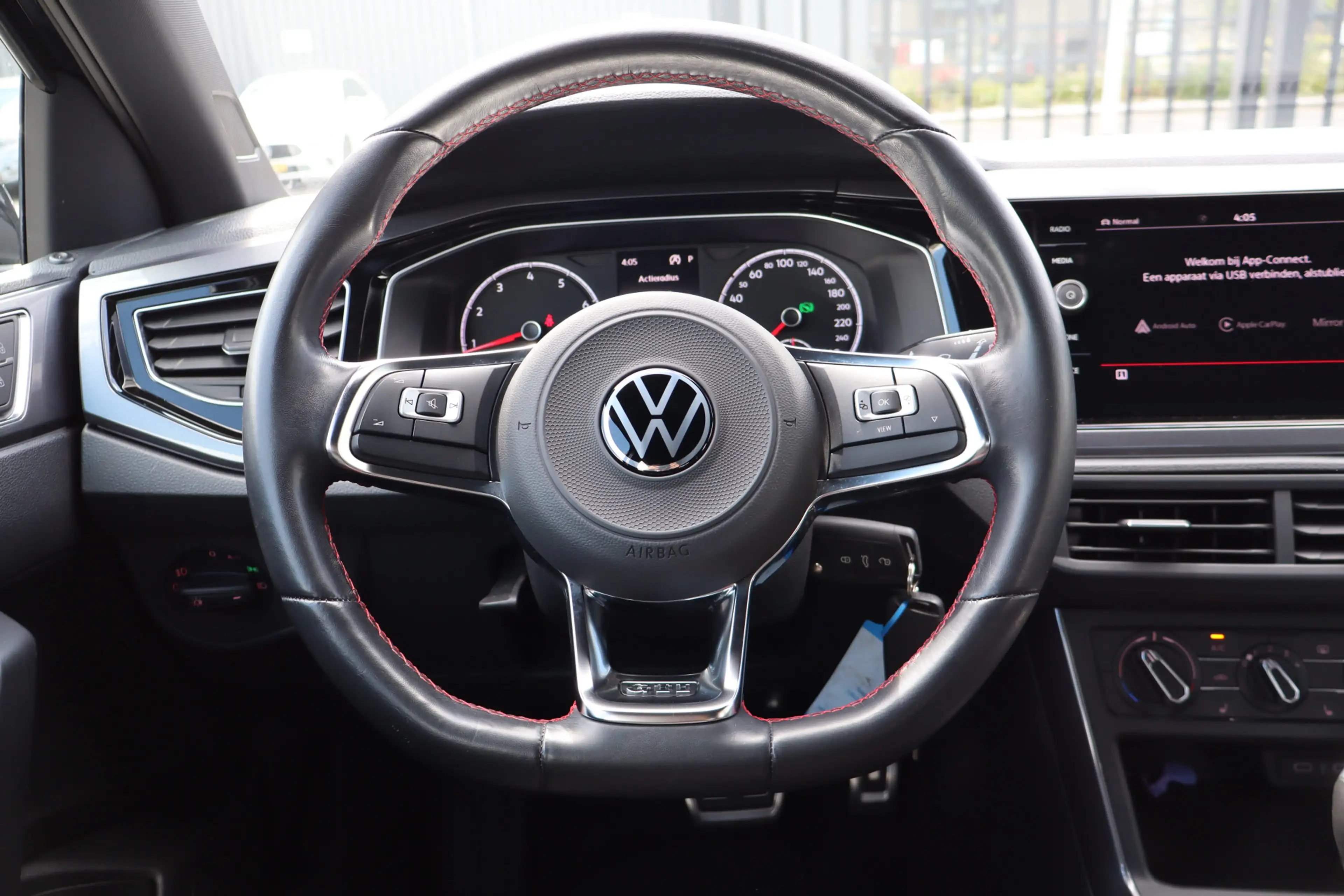 Volkswagen Polo GTI 2.0 TSI Stoelverwarming/Apple carplay/Parkeersenso — photo 12