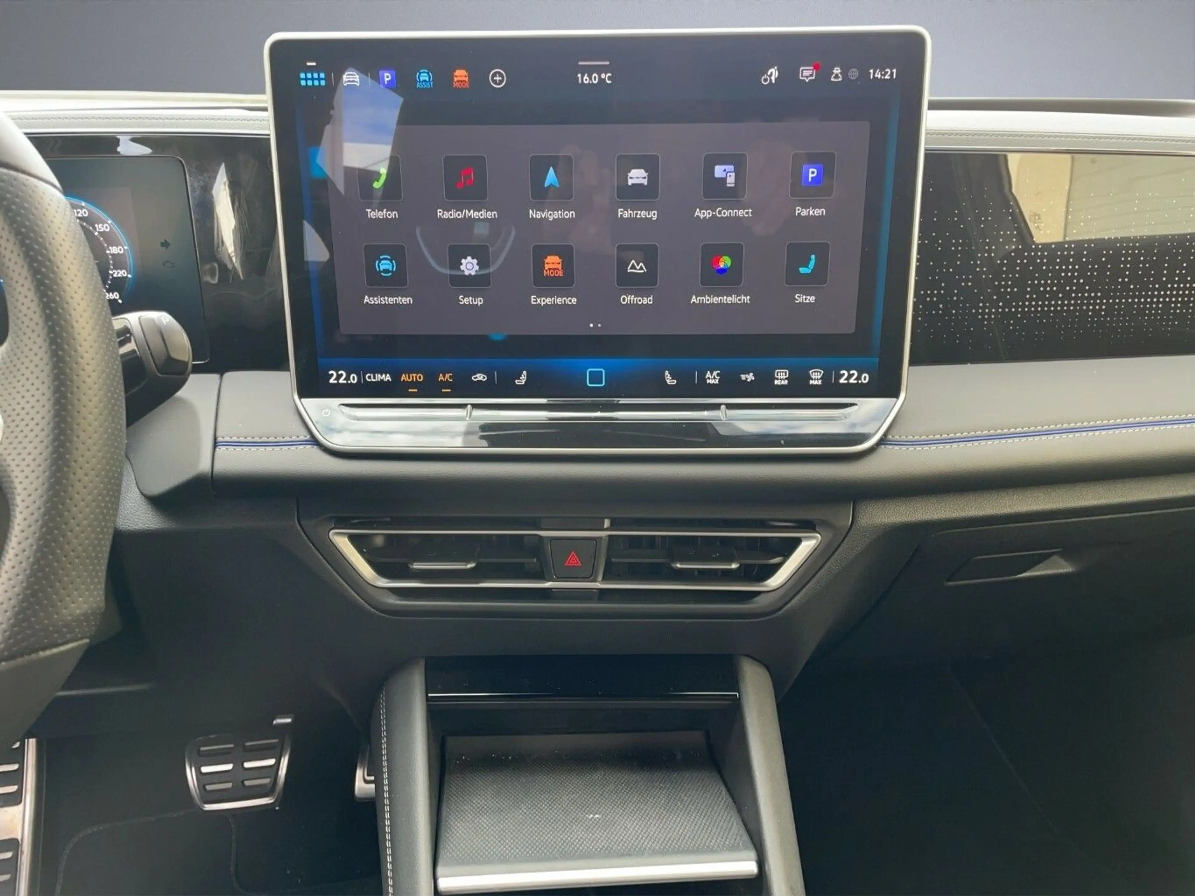 Volkswagen Tiguan R-Line 4Motion 2.0 TDI DSG Matrix AZV Har — photo 11