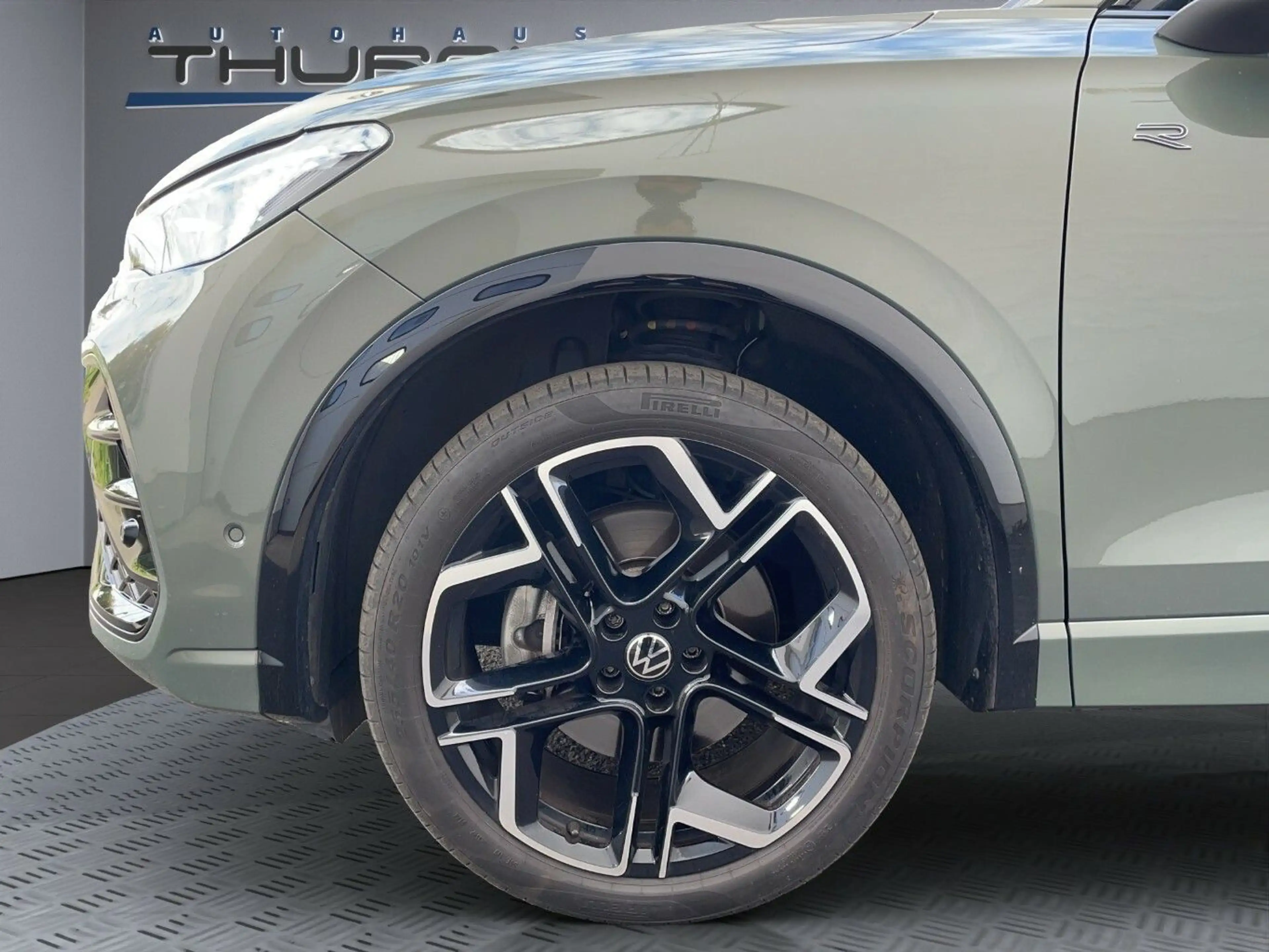 Volkswagen Tiguan R-Line 4Motion 2.0 TDI DSG Matrix AZV Har — photo 15