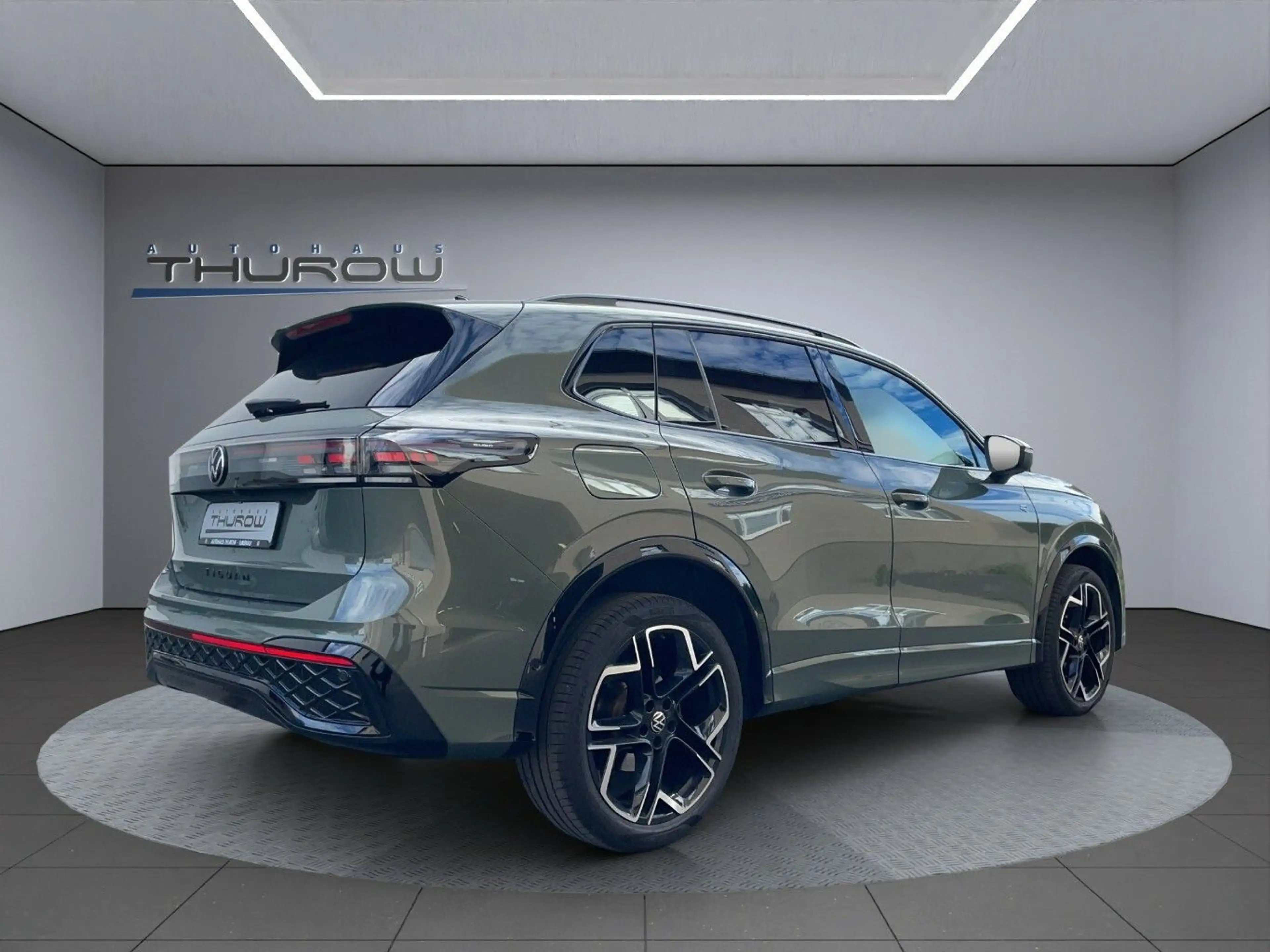 Volkswagen Tiguan R-Line 4Motion 2.0 TDI DSG Matrix AZV Har — photo 5