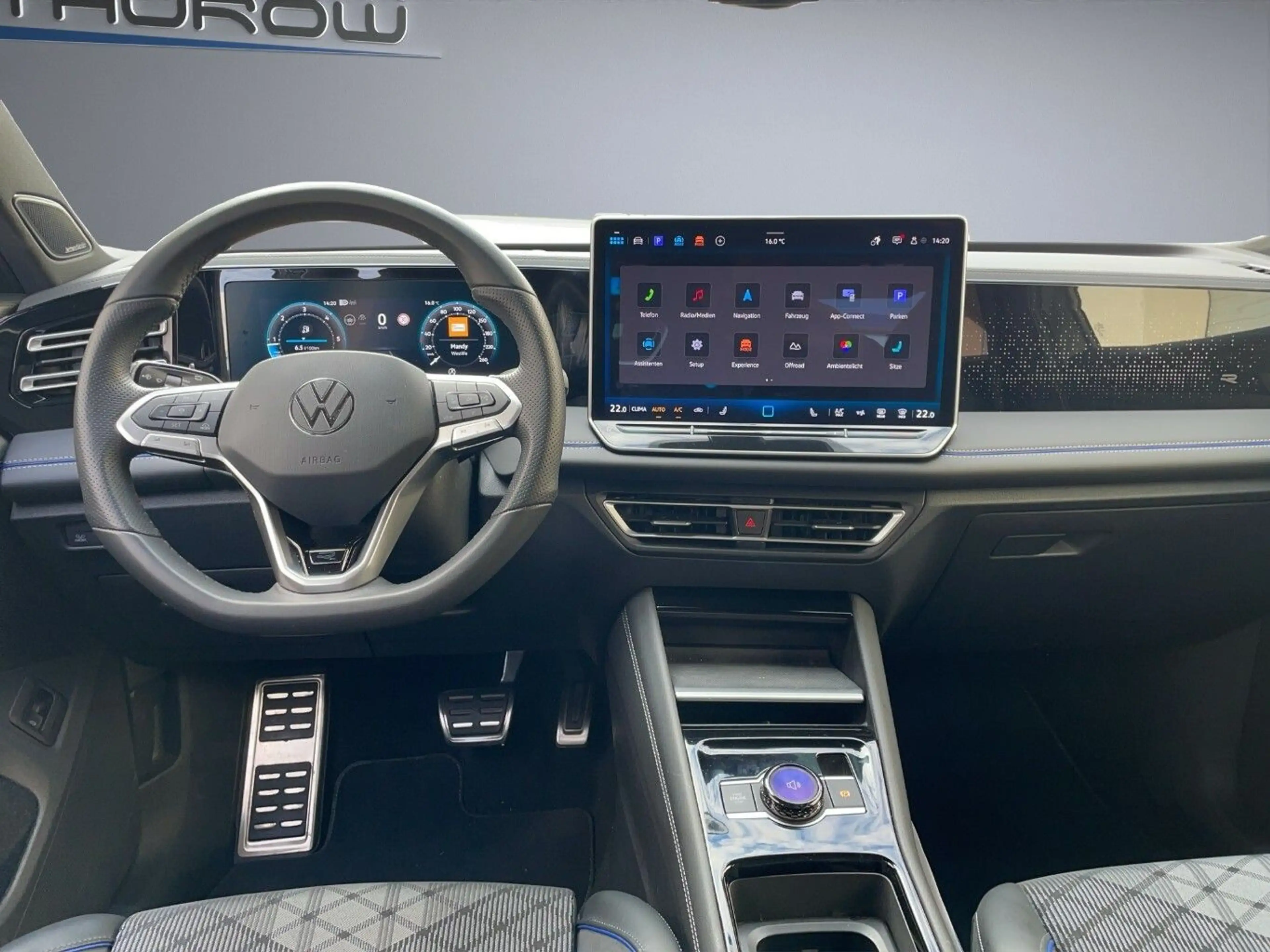 Volkswagen Tiguan R-Line 4Motion 2.0 TDI DSG Matrix AZV Har — photo 10