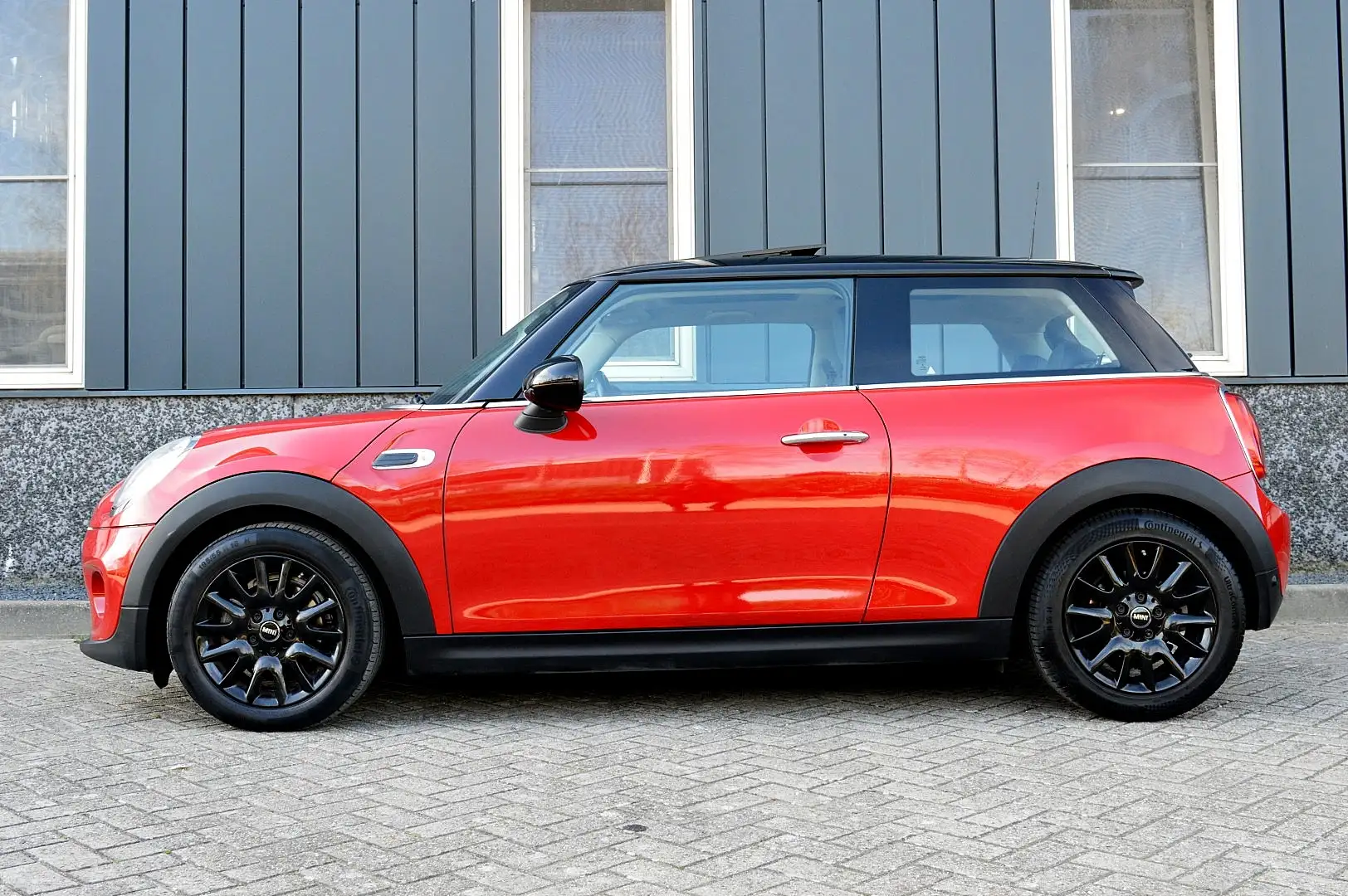 MINI Cooper Mini 1.5 First Born Edition Rijklaarprijs-Garantie Rood - 2