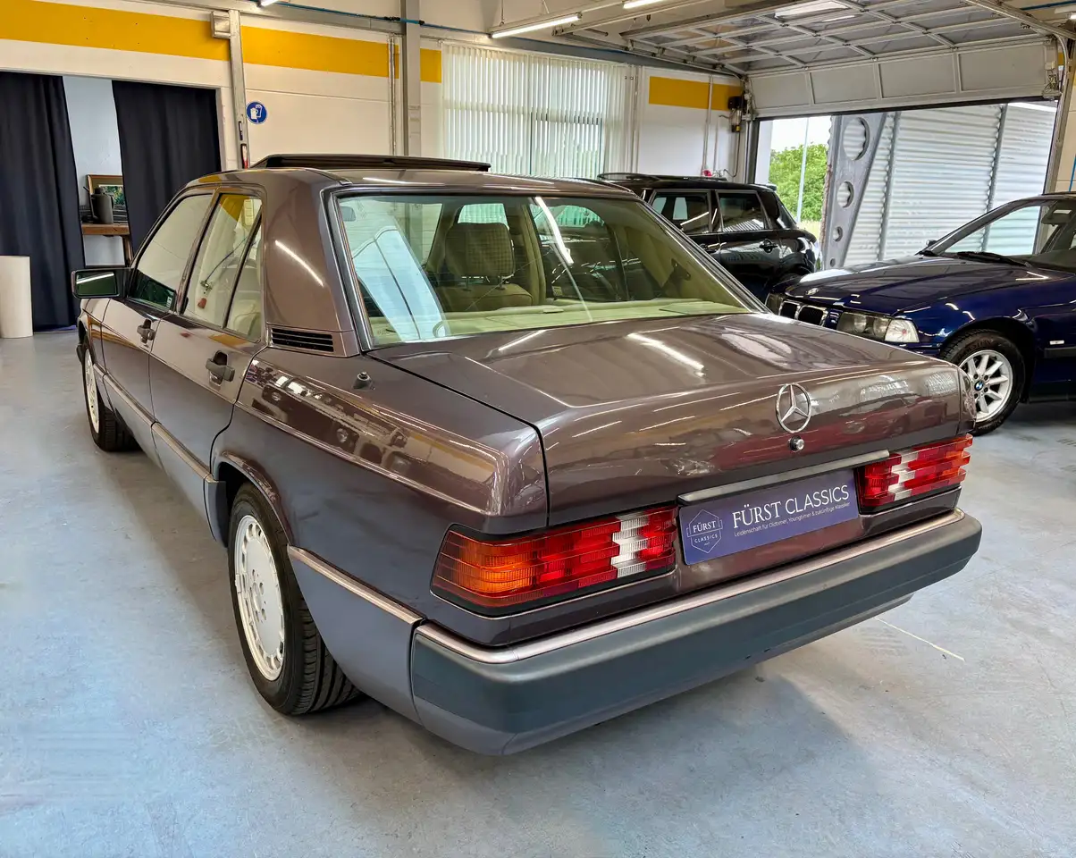 Mercedes-Benz 190 E 2.0 SPORTLINE, foto 4