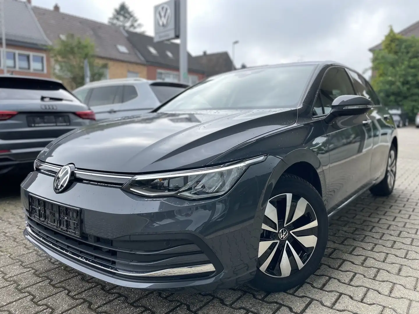 Volkswagen Golf VIII Move eTSI,IQ-Drive,GJR,KAM Grau - 1