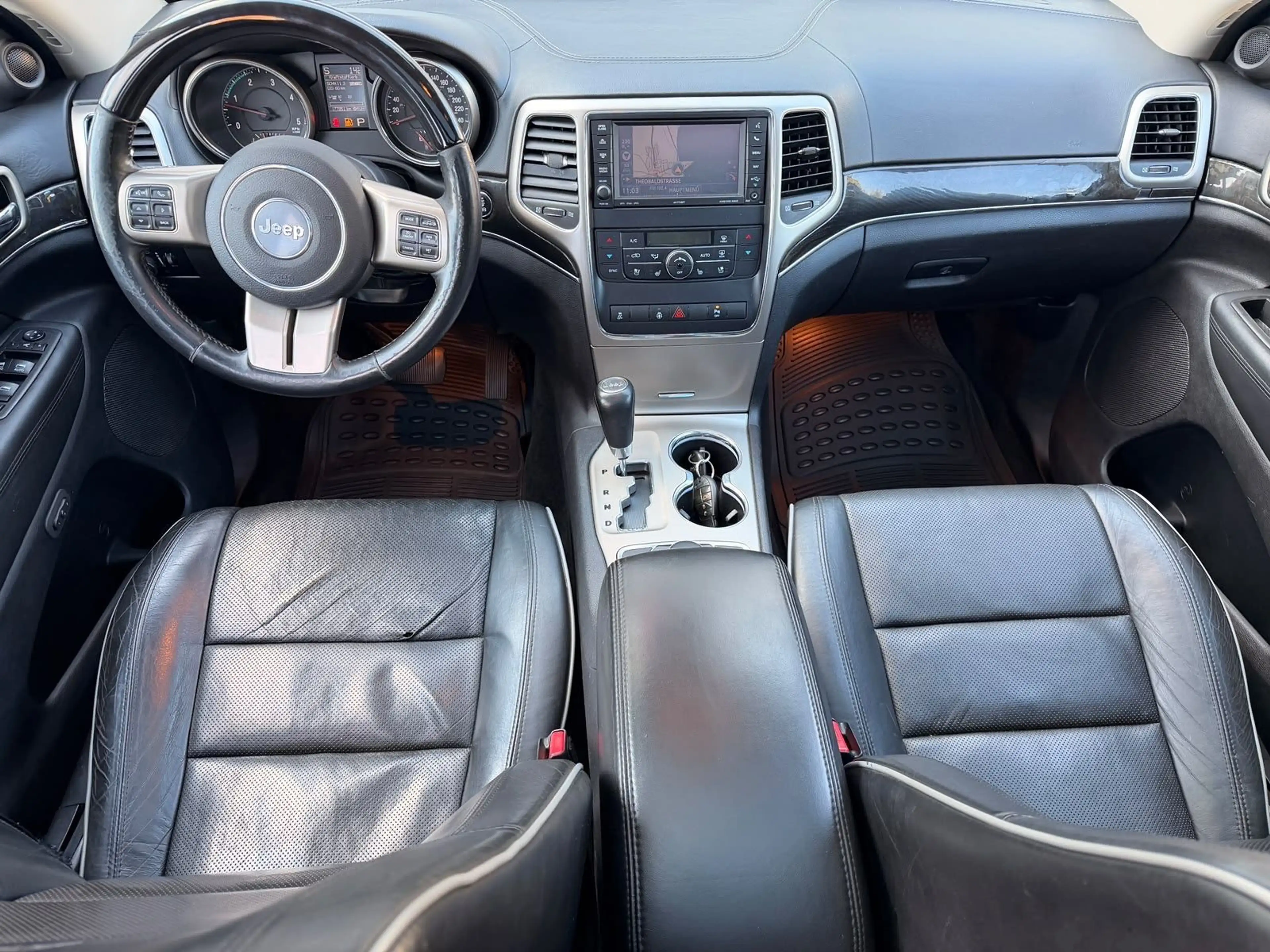 Jeep Grand Cherokee 3.0 CRD Overland NAVI PANO KAMERA — photo 11