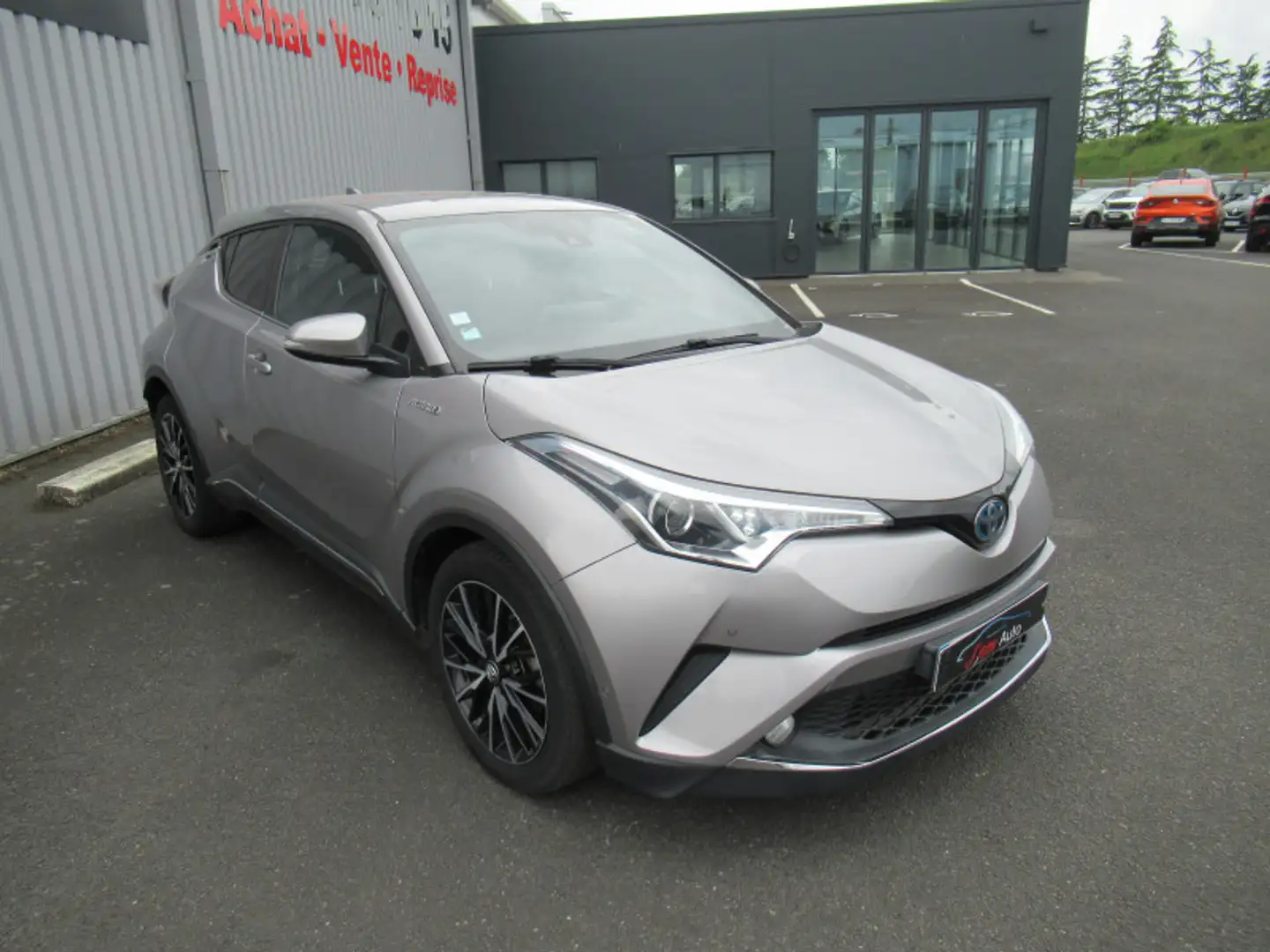 Toyota C-HR 122H DISTINCTIVE 2WD E-CVT Gris - 2