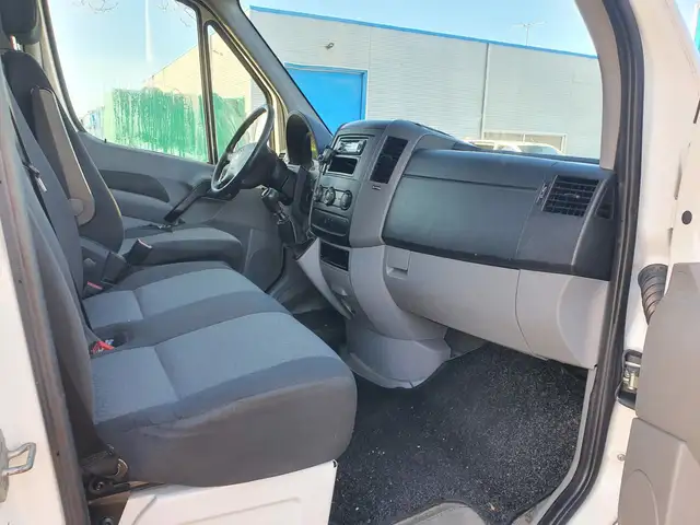 Volkswagen Crafter view 6