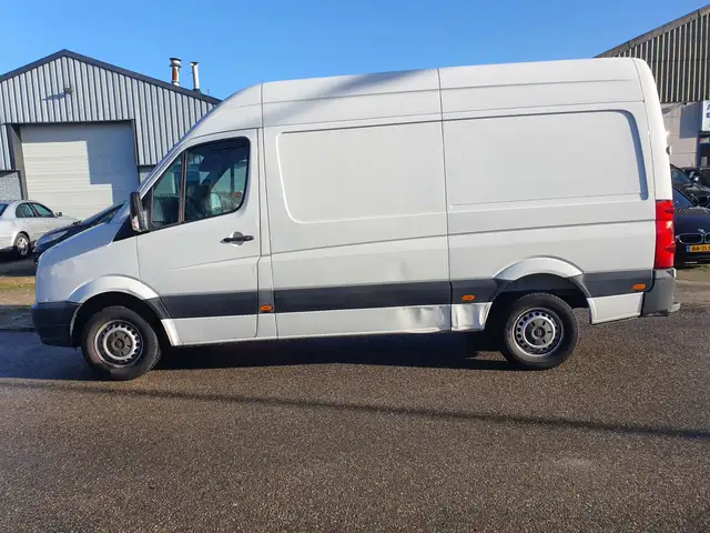 Volkswagen Crafter view 8
